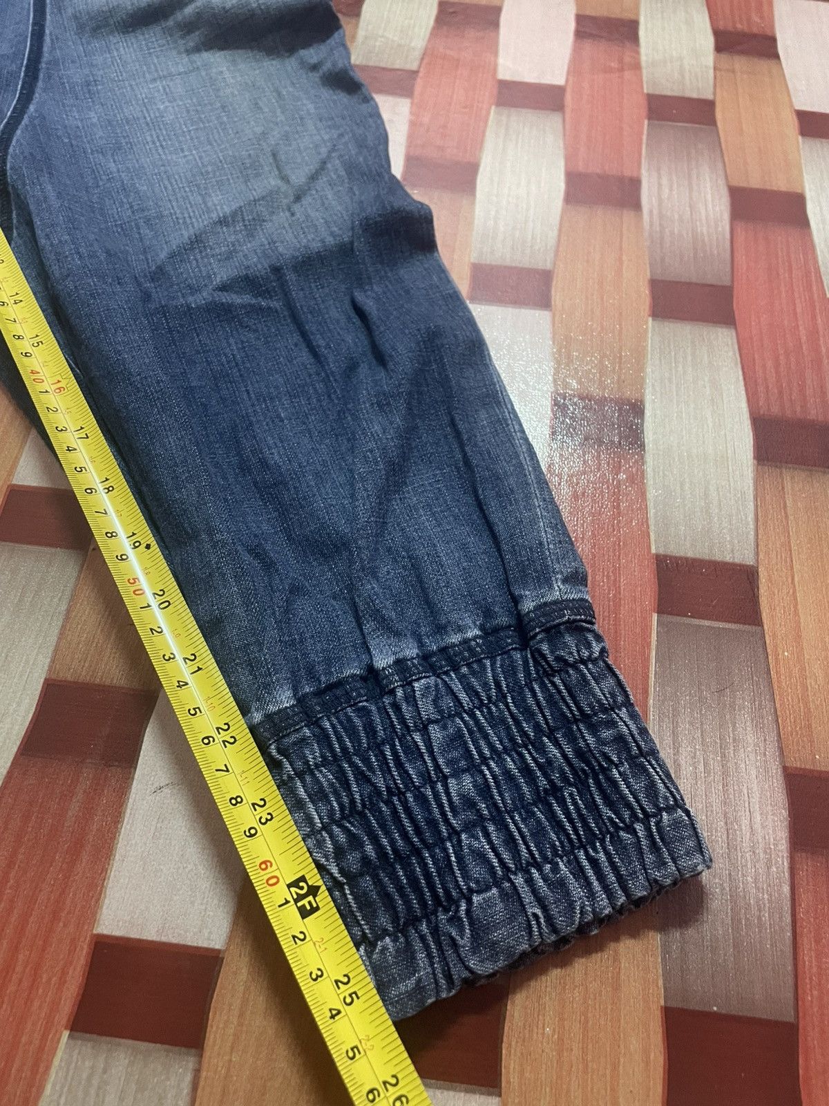Neil Barrett Neil Barret -leg pants with an elasticated, cinched ankle Size US 32 / EU 48 - 18 Thumbnail
