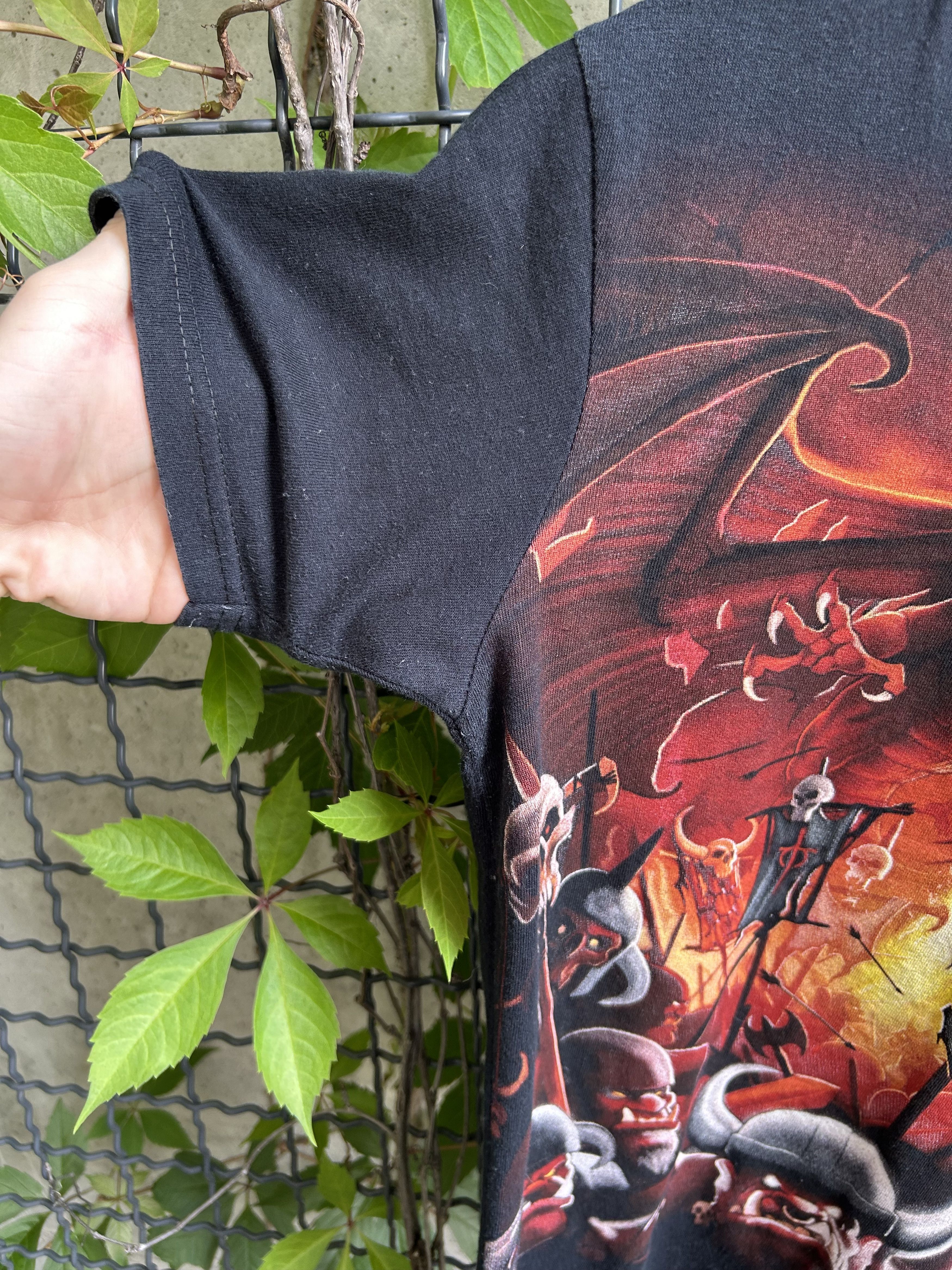 Liquid Blue Vintage 2003 Liquid Blue Dragon Art Graphic T-shirt Size US S / EU 44-46 / 1 - 5 Thumbnail