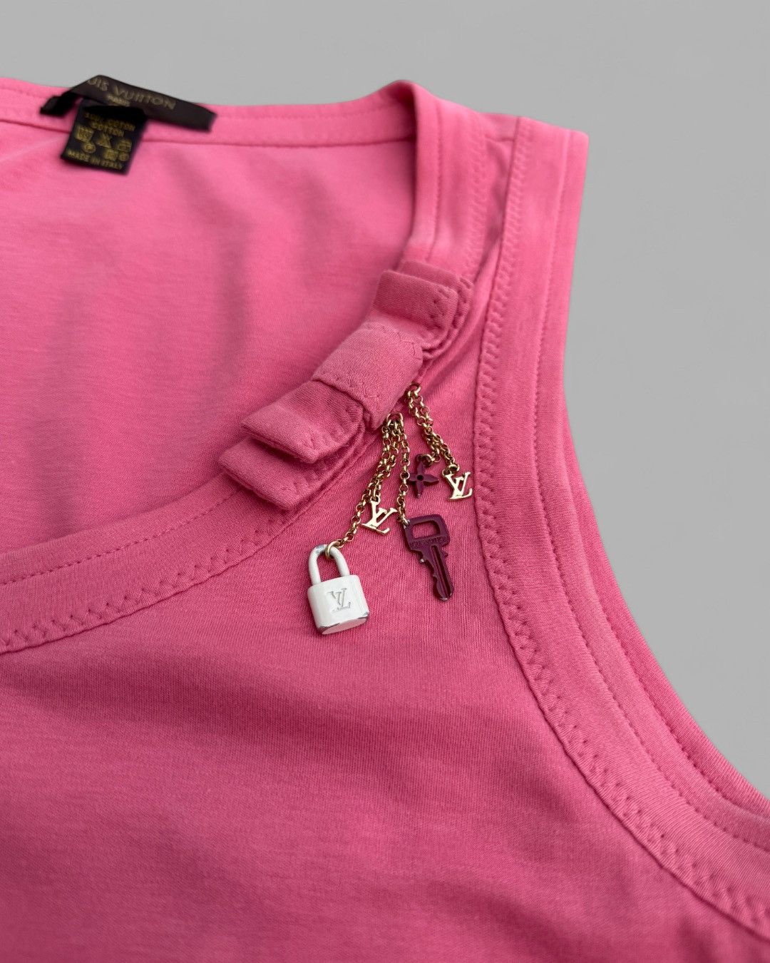 Louis Vuitton 2000's Louis Vuitton LV Padlock Chains Tank Top T Shirt Size L / US 10 / IT 46 - 5 Thumbnail