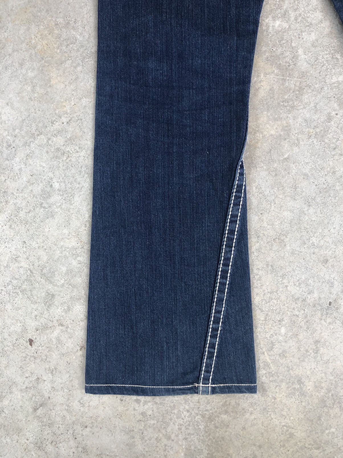True Religion True Religion Flared Jeans Bootcut White Stitch Distressed Size US 32 / EU 48 - 12 Thumbnail