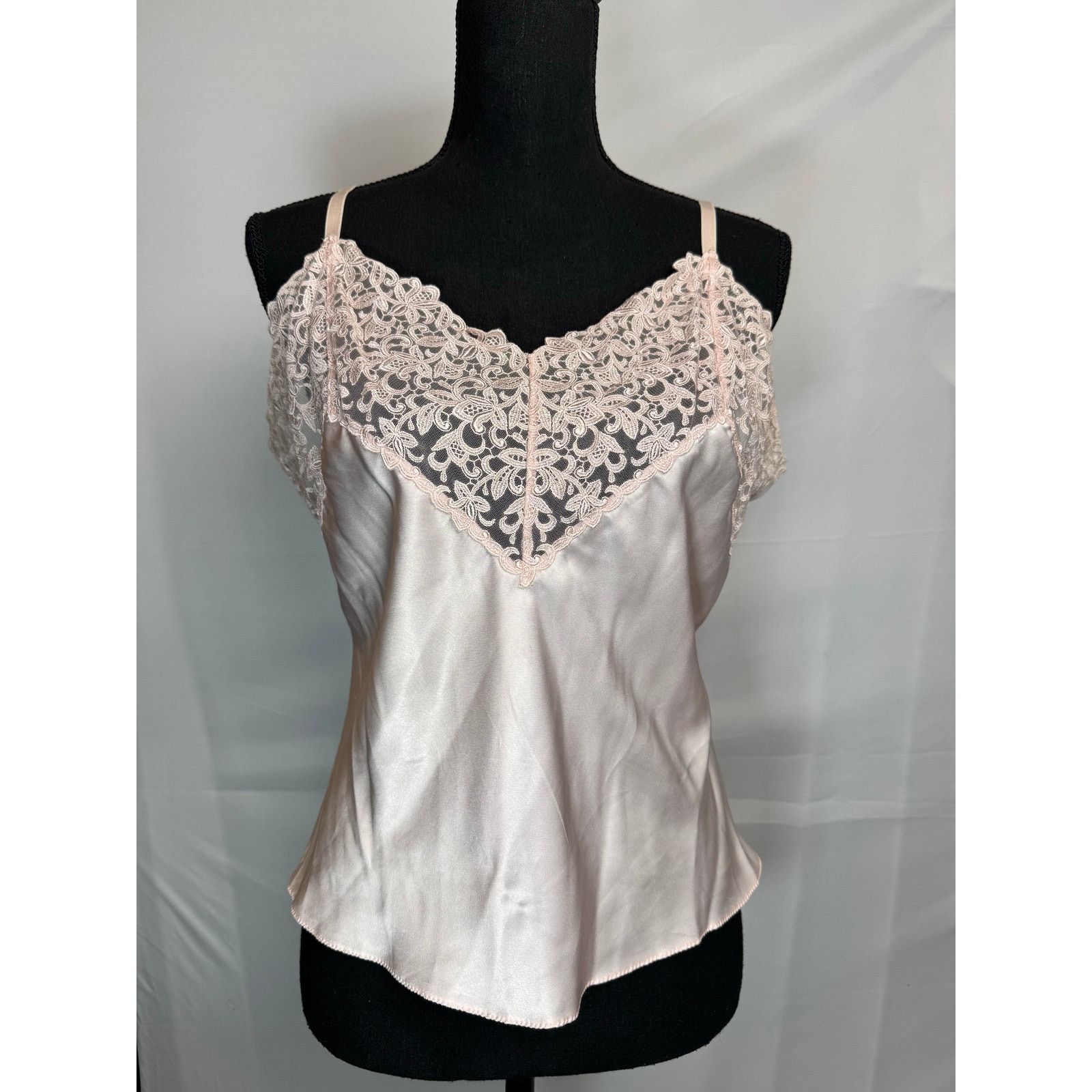 Vintage Vtg Wacoal Blush Pink Lace Camisole Japan Med Coquette Size M / US 6-8 / IT 42-44 - 1 Thumbnail