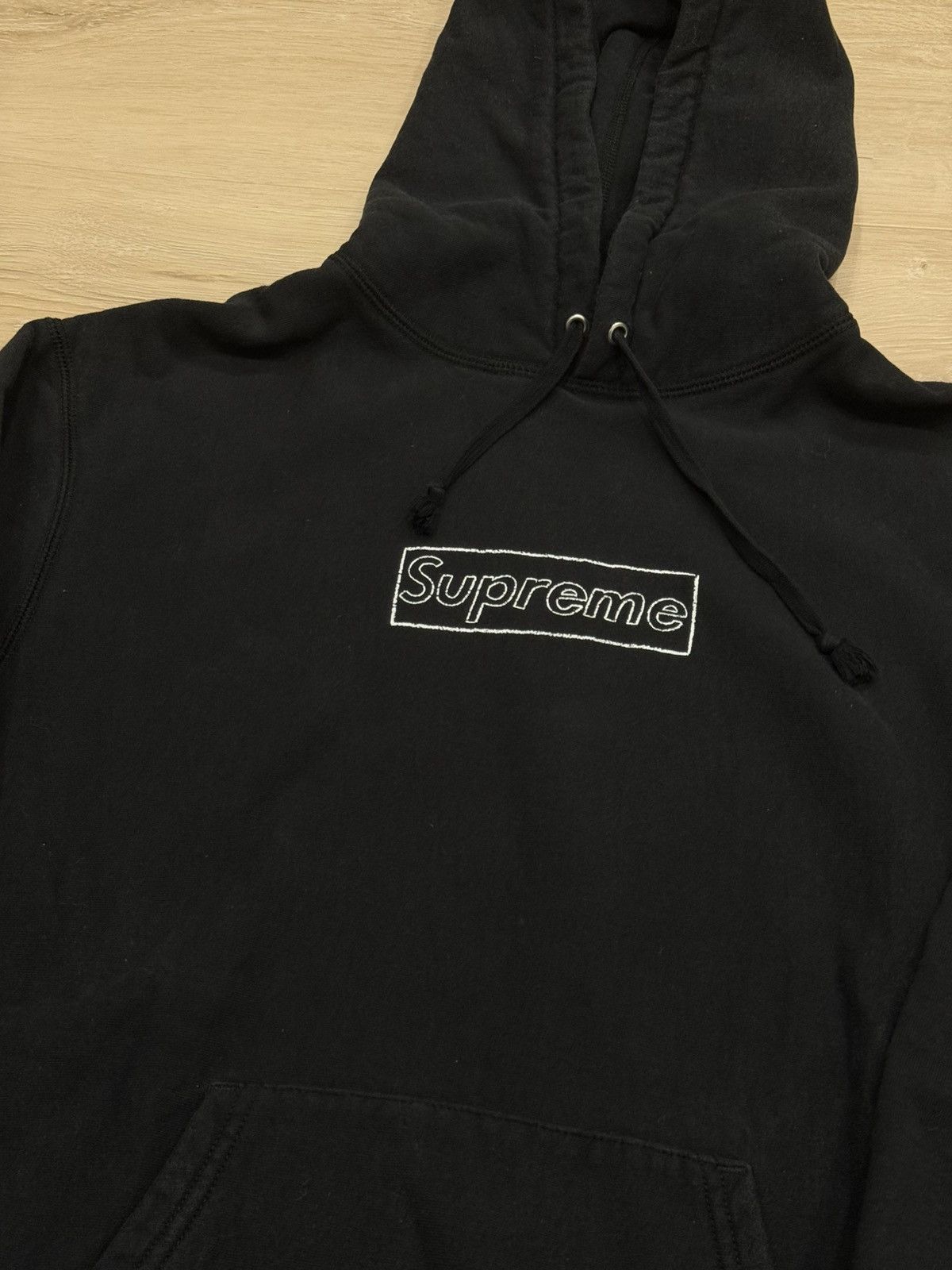 Supreme Supreme Kaws Chalk Logo Box Logo Hoodie Size US M / EU 48-50 / 2 - 3 Thumbnail