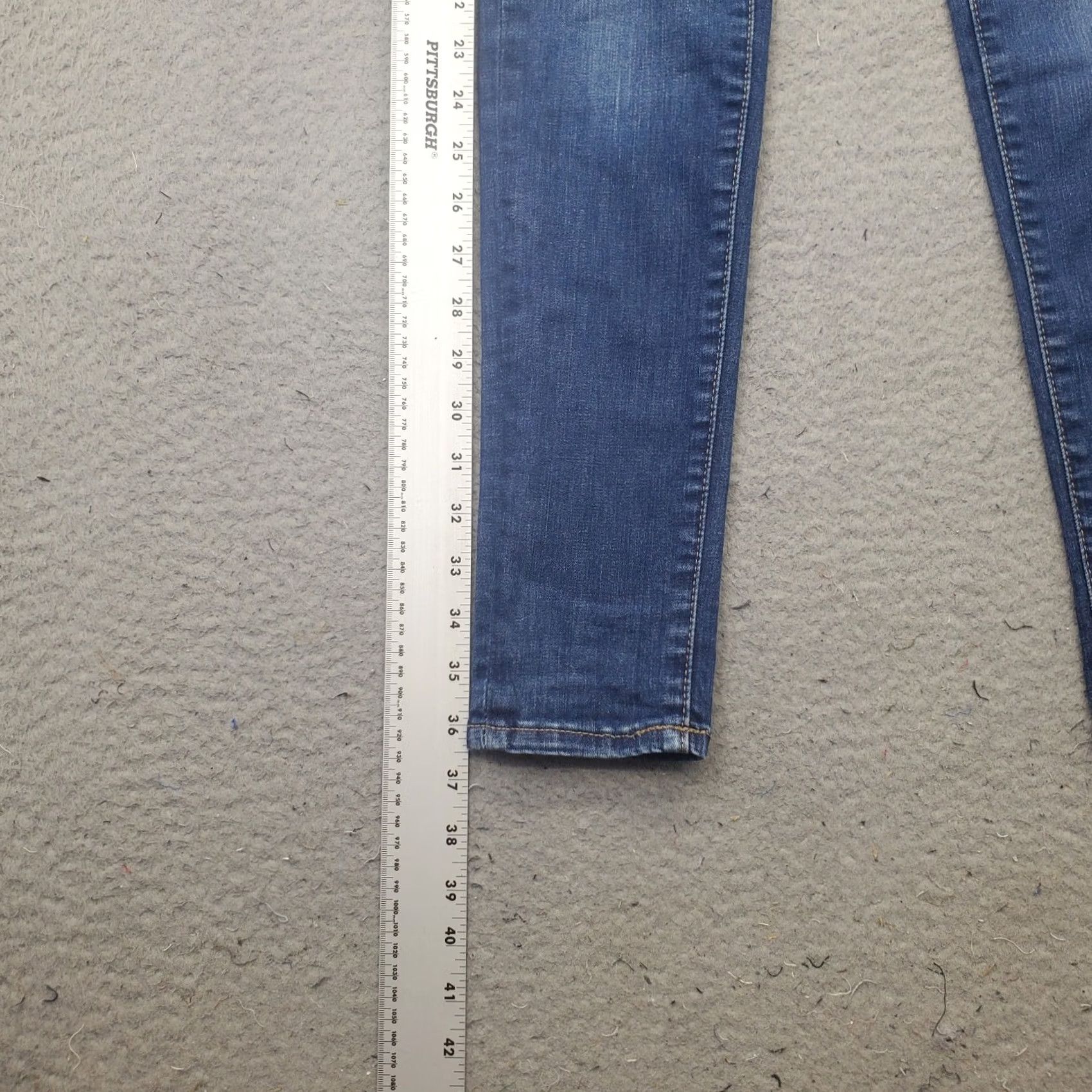 Gap Gap Jeans Womens 26 Blue Denim Stretch Skinny Medium Wash 5-Pocket Regular Waist 28 Inseam Mens? Womens? Size 26" / US 2 / IT 38 - 3 Thumbnail