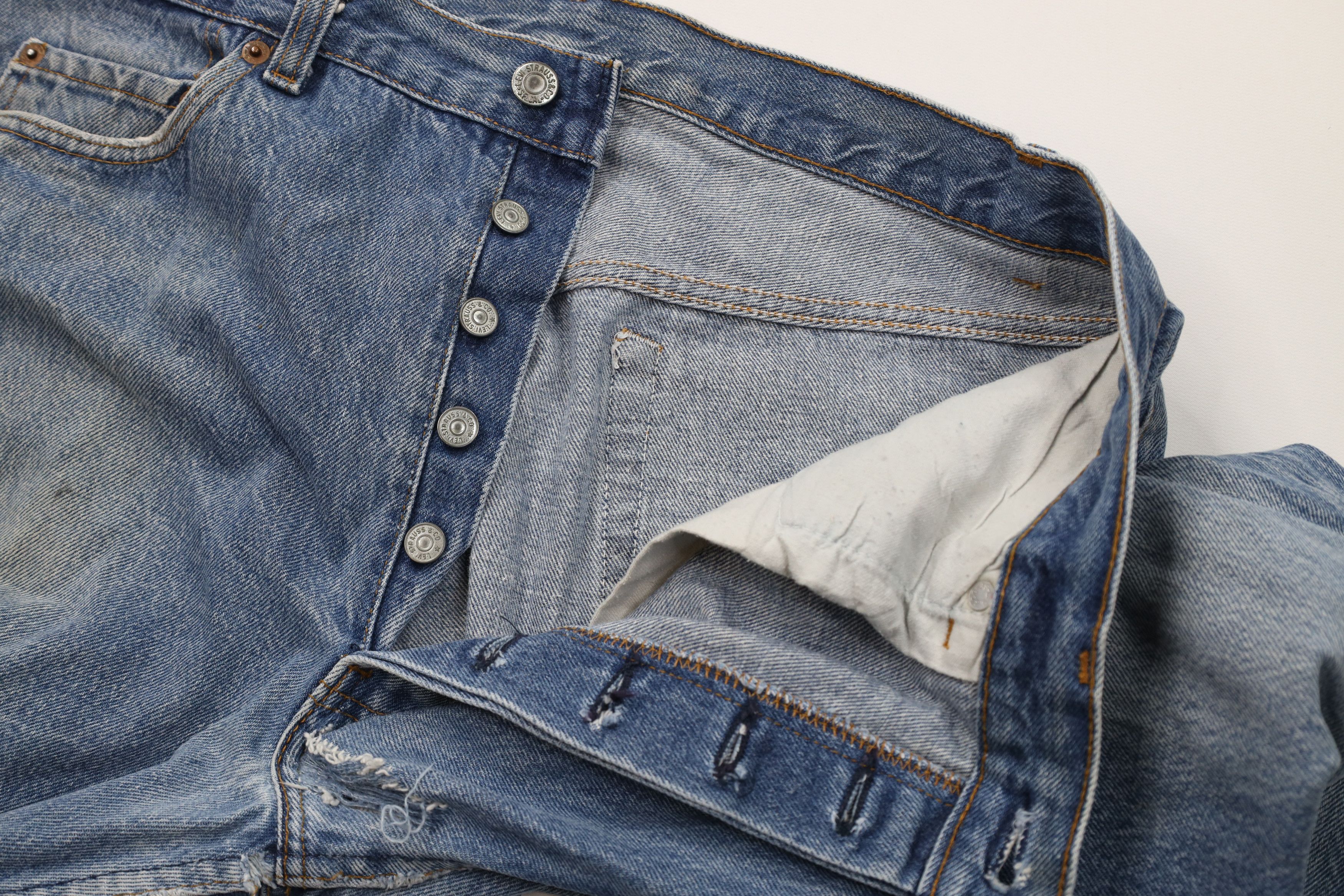 Levi's Vintage 80s Levis 501xx Button Fly Original Fit Jeans USA Size US 36 / EU 52 - 9 Thumbnail