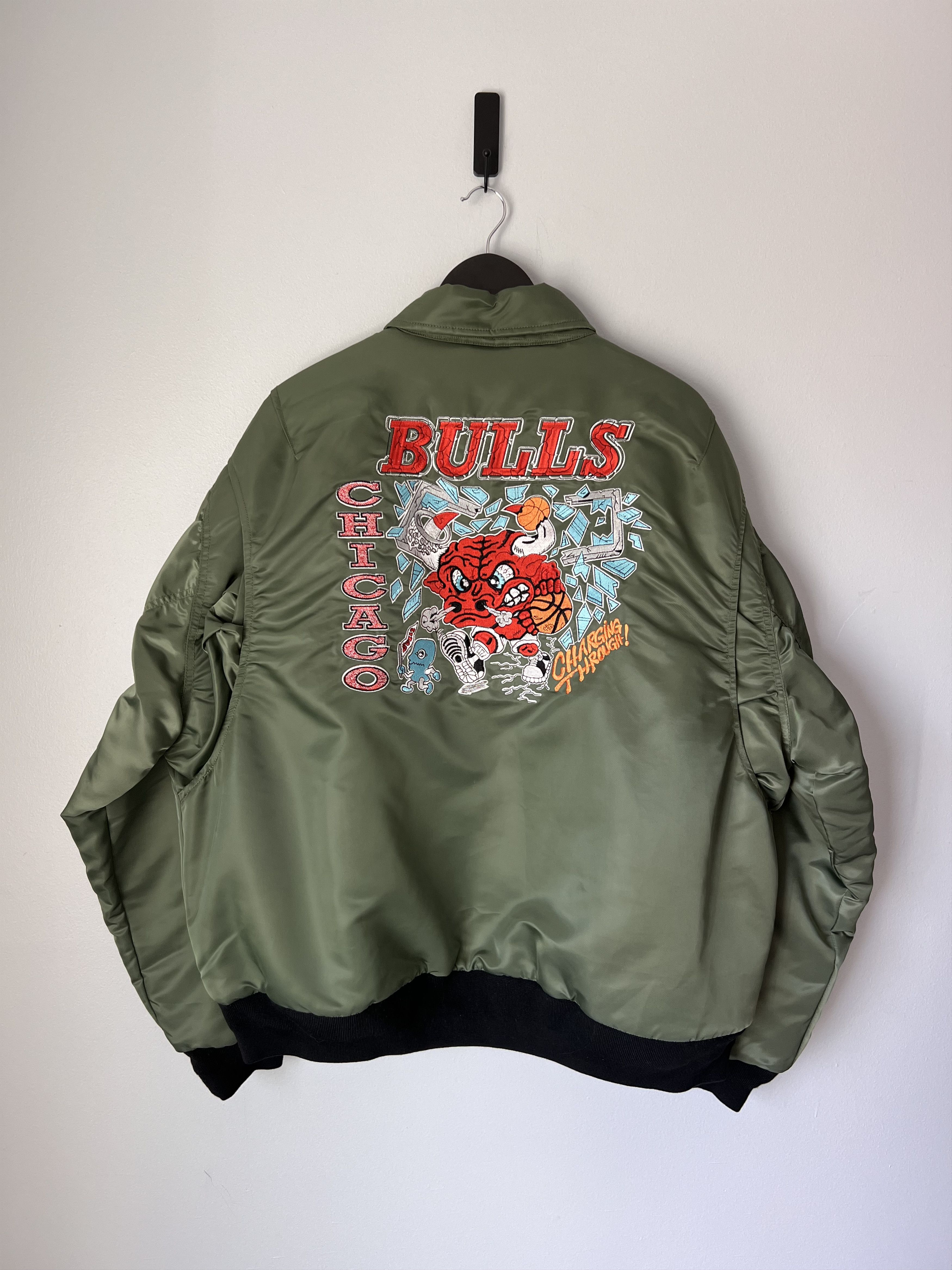 Brain Dead Brain Dead Chicago Bulls Flight Jacket in Olive Green Size US XL / EU 56 / 4 - 1 Thumbnail