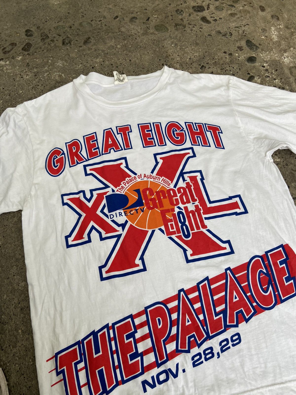 NBA Vintage the great eight Detroit pistons the palace T shirt Size US XXL / EU 58 / 5 - 2 Thumbnail