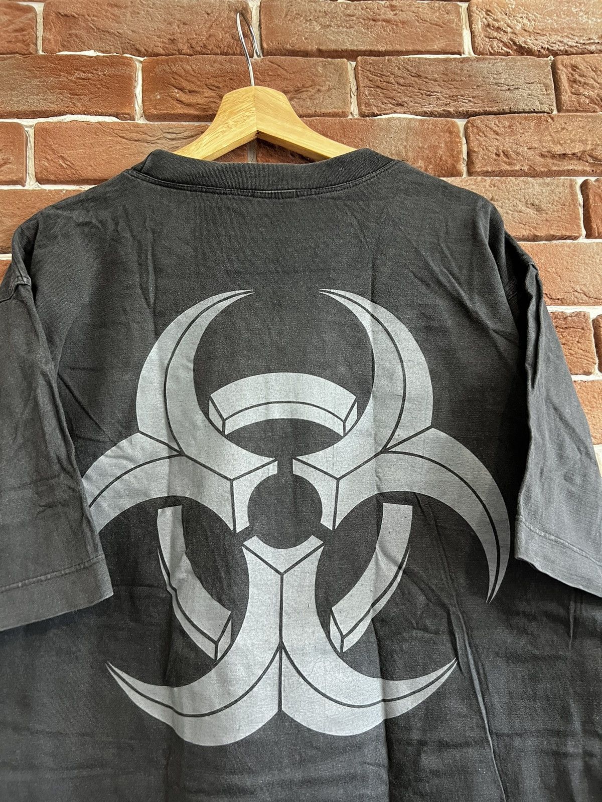 Band Tees 90s BIOHAZARD Suicidal Run XL blac Tour Vintage Hardcore Tee Size US XL / EU 56 / 4 - 4 Thumbnail