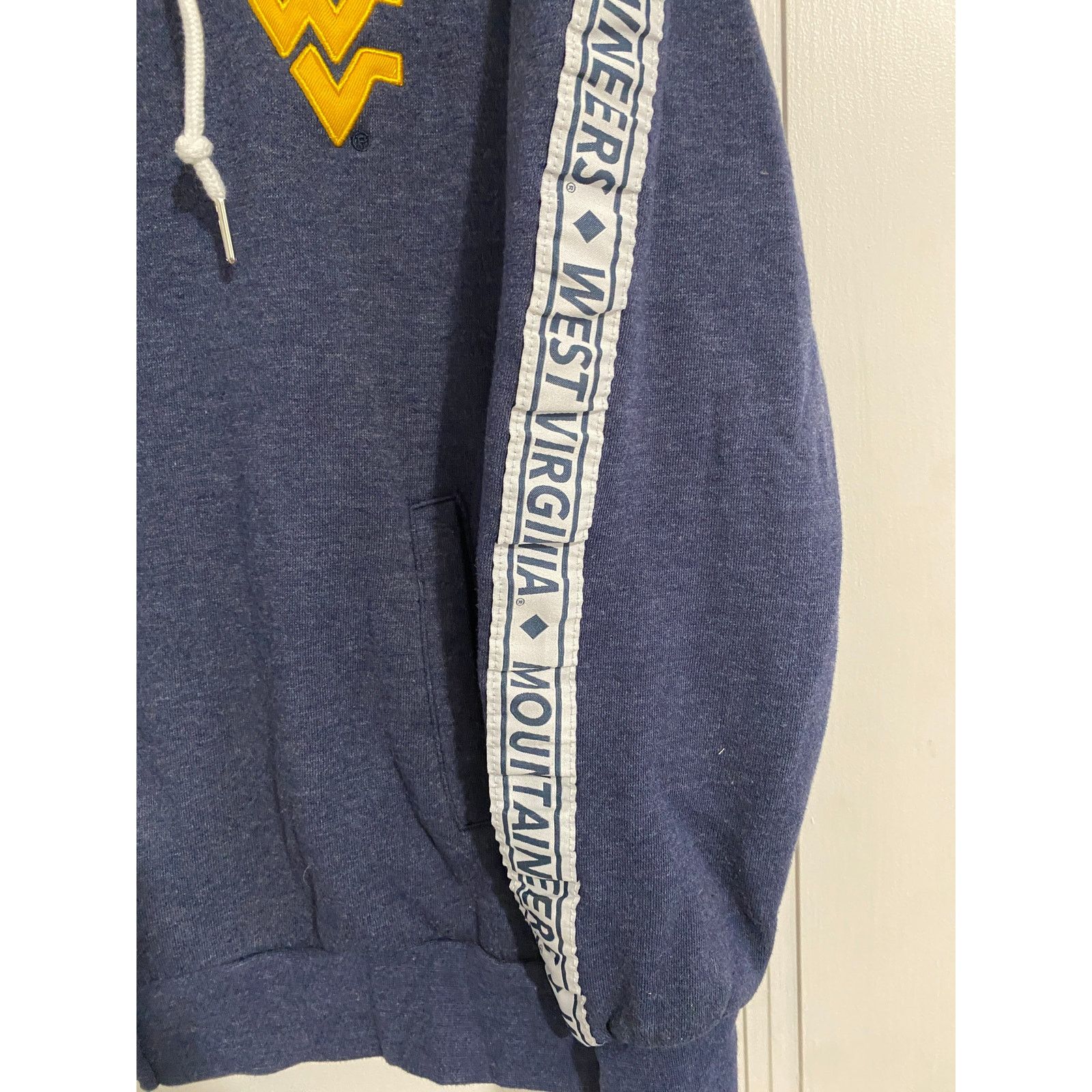 Colosseum Athletics West Virginia Mountaineers Full-Zip Hoodie Size Medium Size US M / EU 48-50 / 2 - 3 Thumbnail