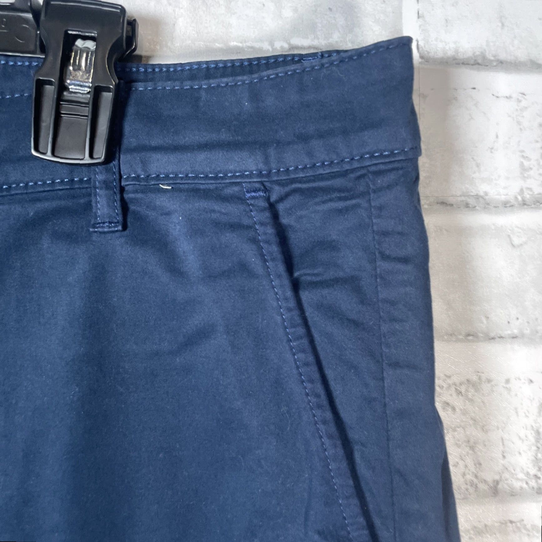 Vintage ADRIANO GOLDSCHMIED Dark Blue Chino Shorts Mens Size 32R Regular Zip Dark Blue Chino Shorts Mens 32R Size US 32 / EU 48 - 3 Thumbnail