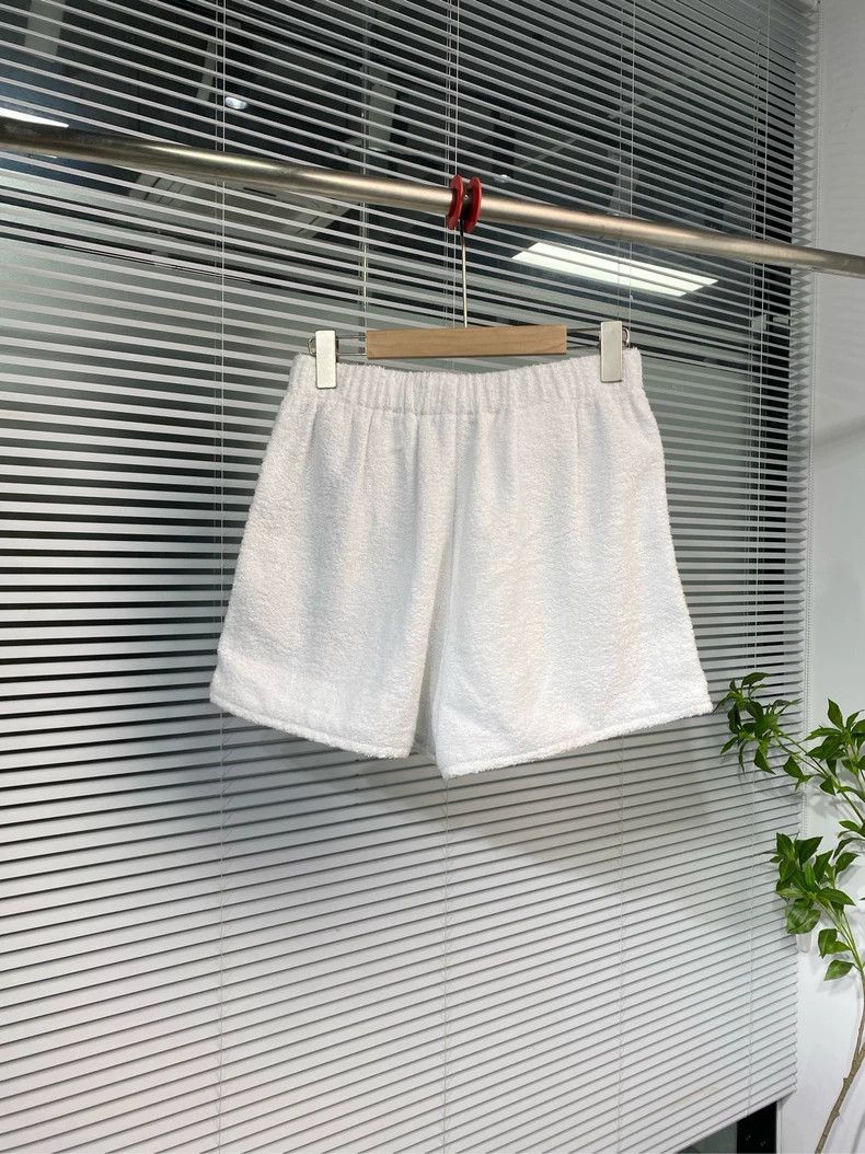 Prada Prada Casual shorts 2503-Nextarrow Size US 26 / EU 42 - 2 Thumbnail