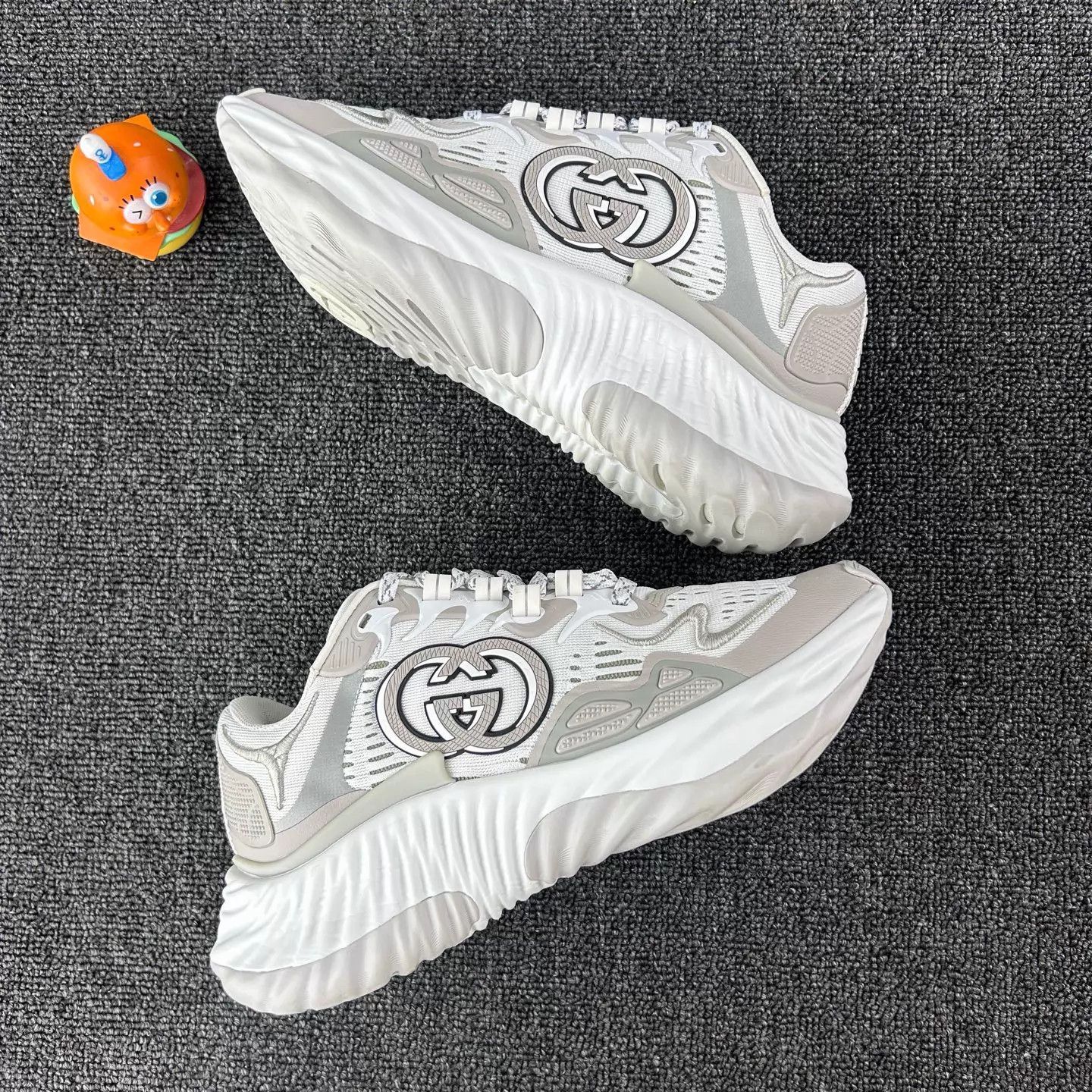 Gucci Gucci GG Sneakers Women's White & Gray Colorblock 37 Size US 6.5 / IT 36.5 - 4 Thumbnail