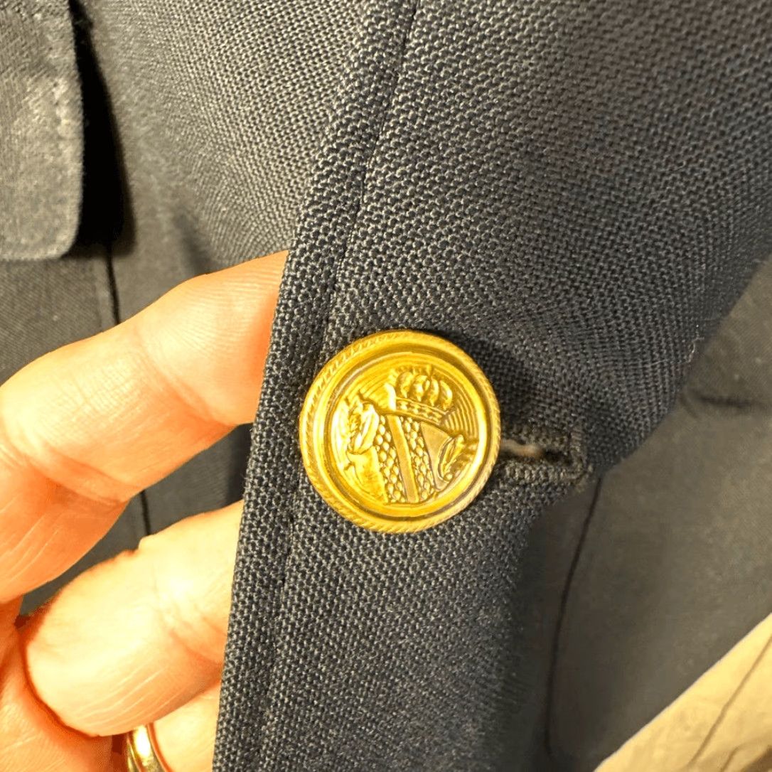 Vintage Arnold Palmer Blazer Sport Coat Navy Blue Gold Buttons Crest Made in USA Blazer 44R Men, Navy Blue, Crest, USA, 44, Regular, Tan Exterior, P2P 22” Size 44R - 2 Thumbnail