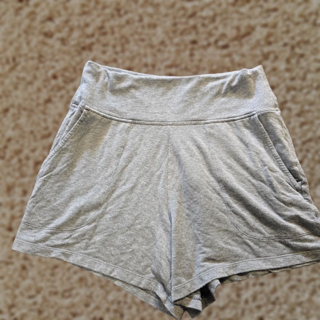 Athleta Athleta Shorts Womens Medium Gray Ribbed Pull On Foldover Casual Lounge Size 32" / US 10 / IT 46 - 1 Thumbnail