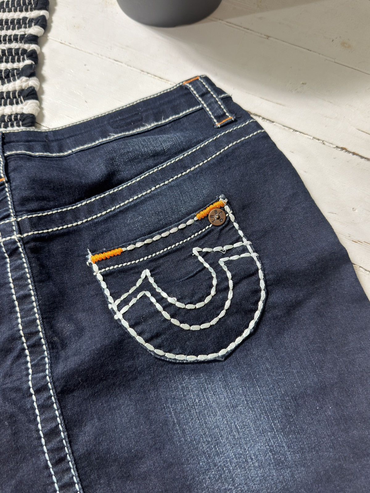 True Religion VINTAGE TRUE RELIGION 2000s CONTRAS STITCH MINI SKIRT Size 30" / US 8 / IT 44 - 4 Thumbnail