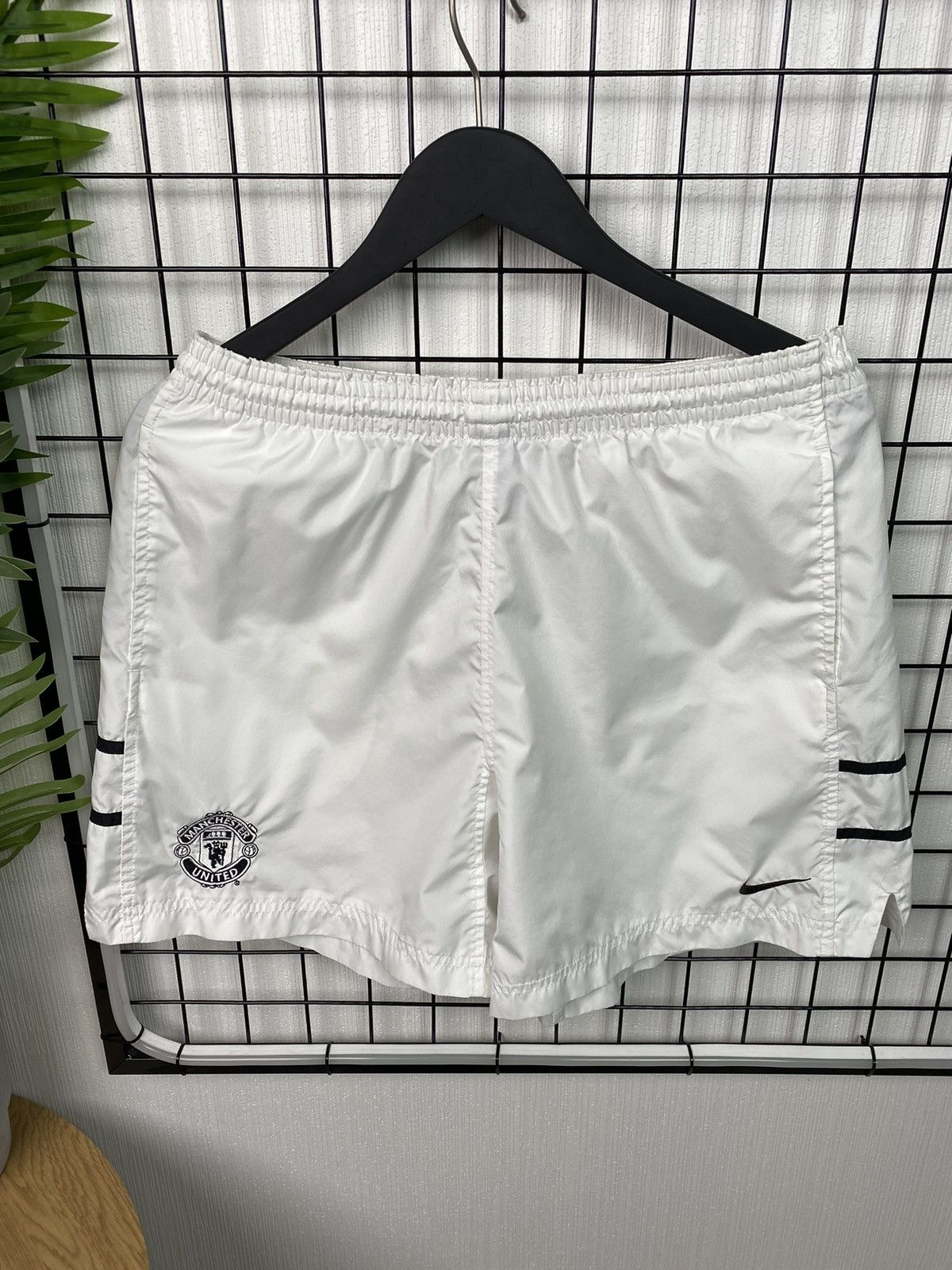 Nike × Vintage Nike Manchester United Vintage Shorts Soccer S Y2k 00’s Men Size US 30 / EU 46 - 1 Thumbnail