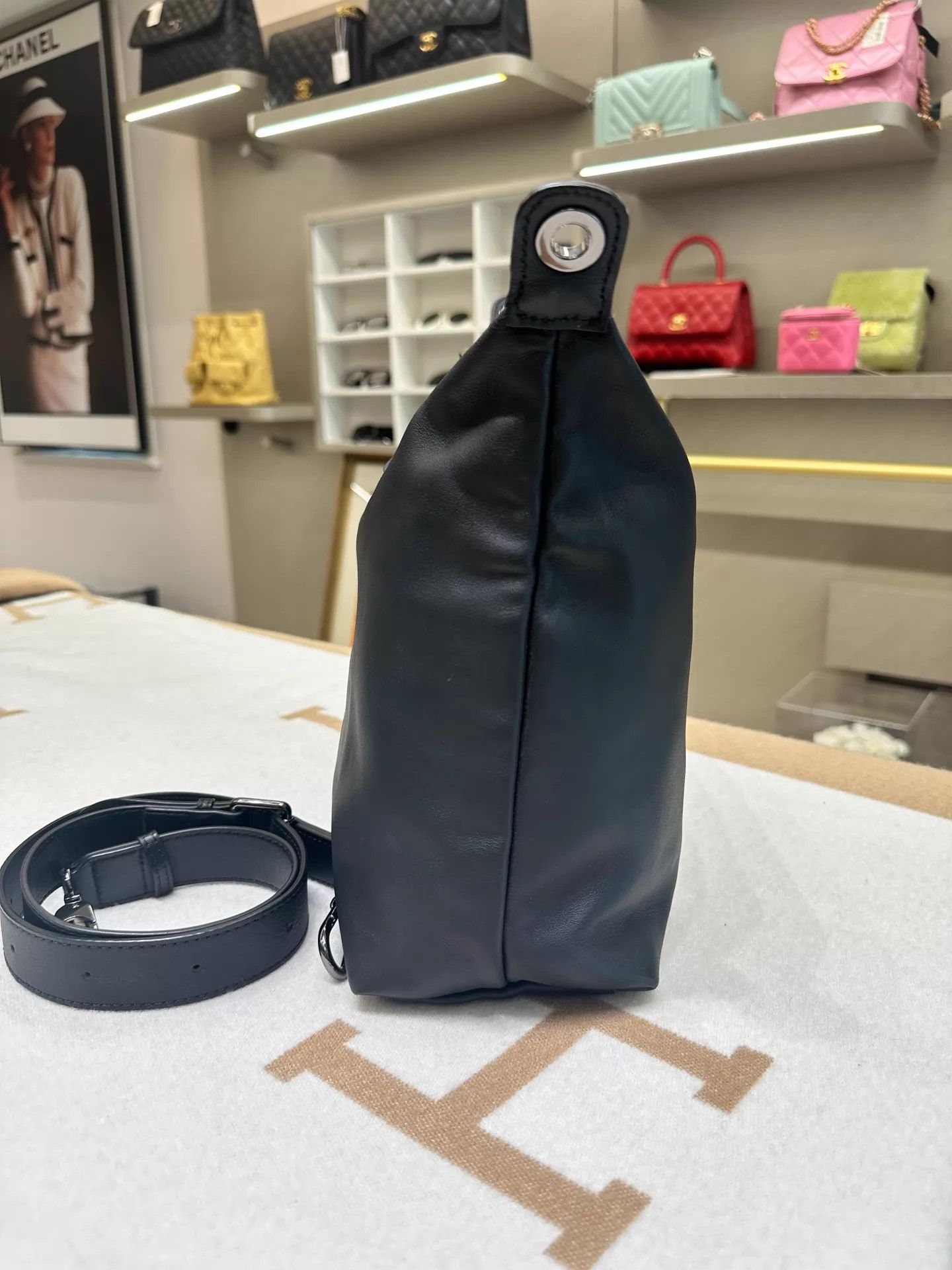 Longchamp Longchamp Black Hobo Shoulder Crossbody Bag 30x11x26 Size ONE SIZE - 4 Thumbnail