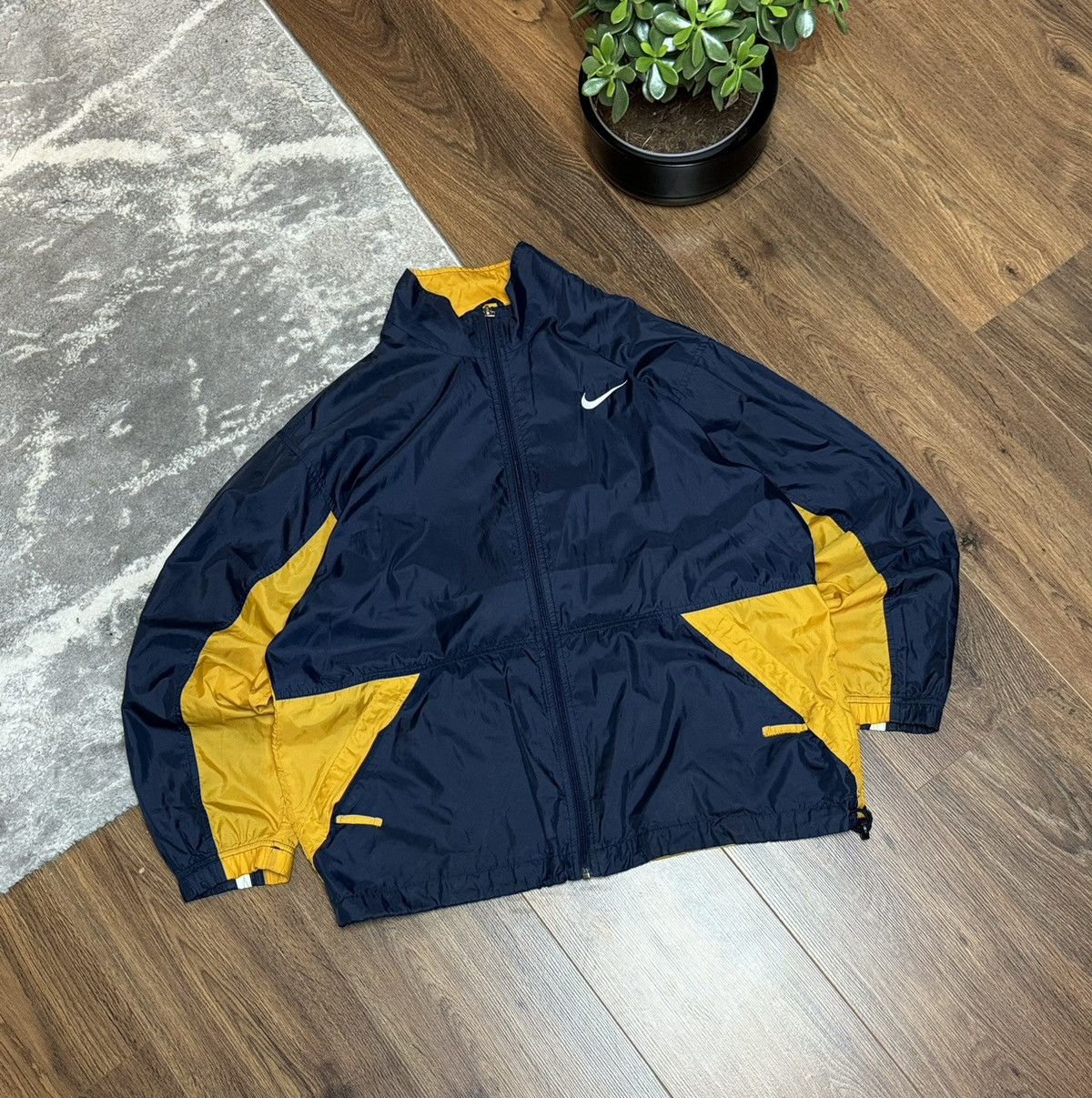 Nike 90s Nike Vintage Big Swoosh Nylon Jacket | Grailed