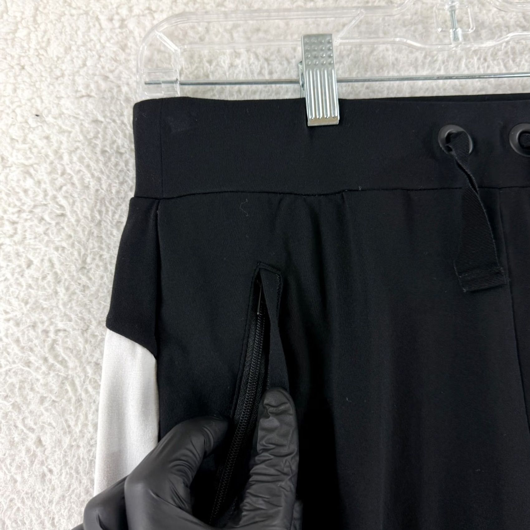Athleta Athleta Metro Track Jogger Pants Womens XS Black Drawstring Pull On Athletic Wear Tapered Inseam 27 in Athleisure Collection Size 26" / US 2 / IT 38 - 4 Thumbnail