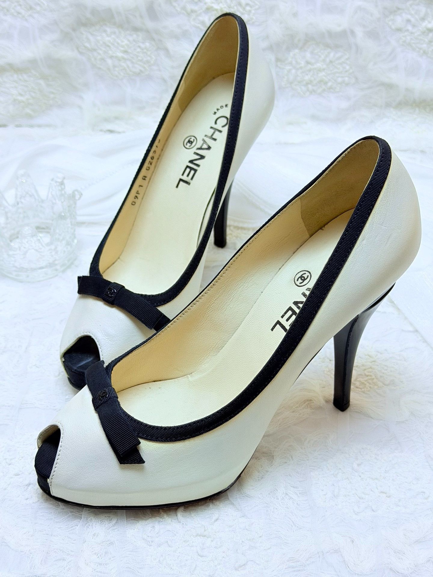 Chanel Chanel Retro Lowtop Sneakers us_7 Women Size US 7 / IT 37 - 1 Thumbnail
