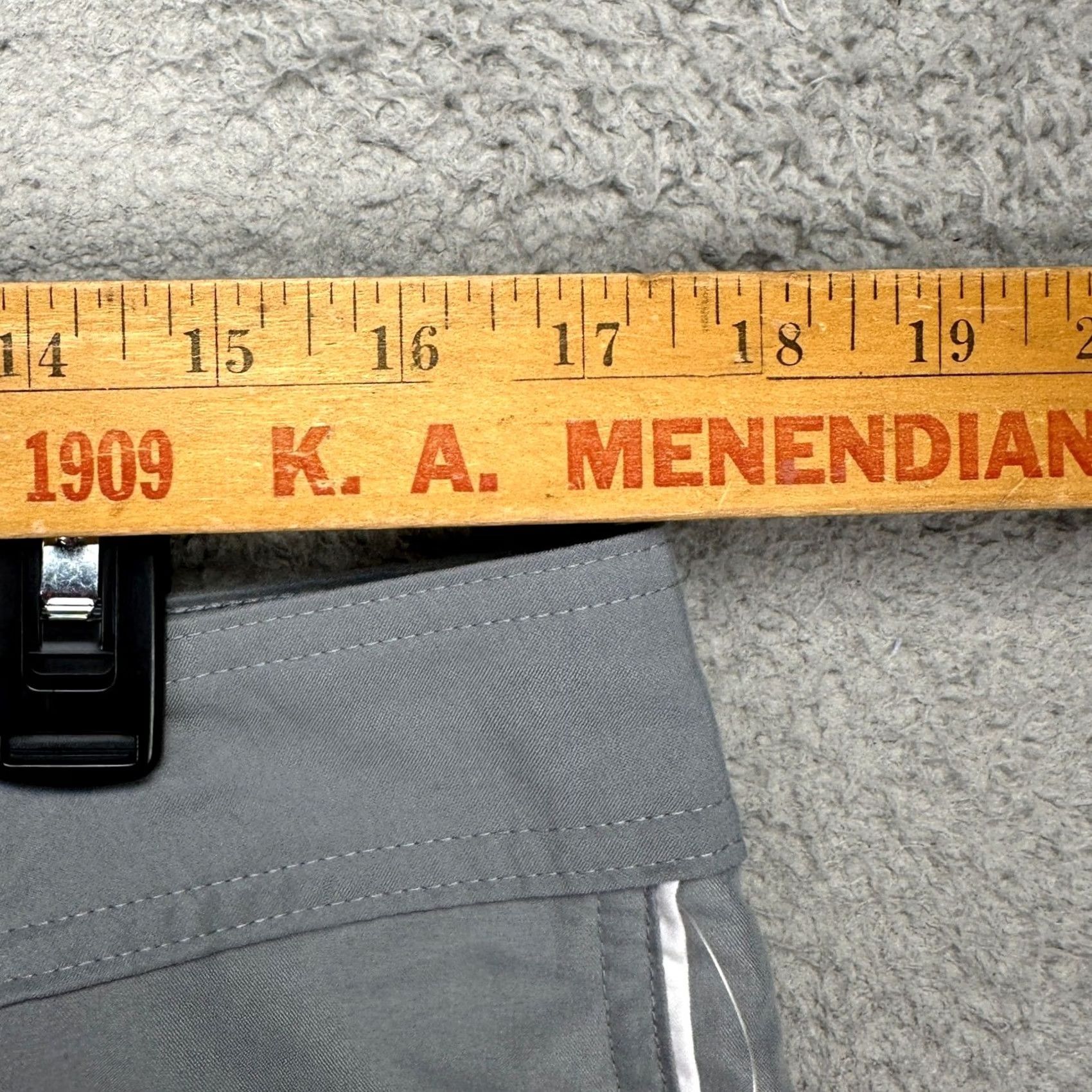 Old Navy Old Navy Mens Swim Trunks 34 Grey White Board Shorts NEW Swimwear Drawstring Outdoor Pockets Mens 34 Gray White Board Shorts Size US 34 / EU 50 - 5 Thumbnail