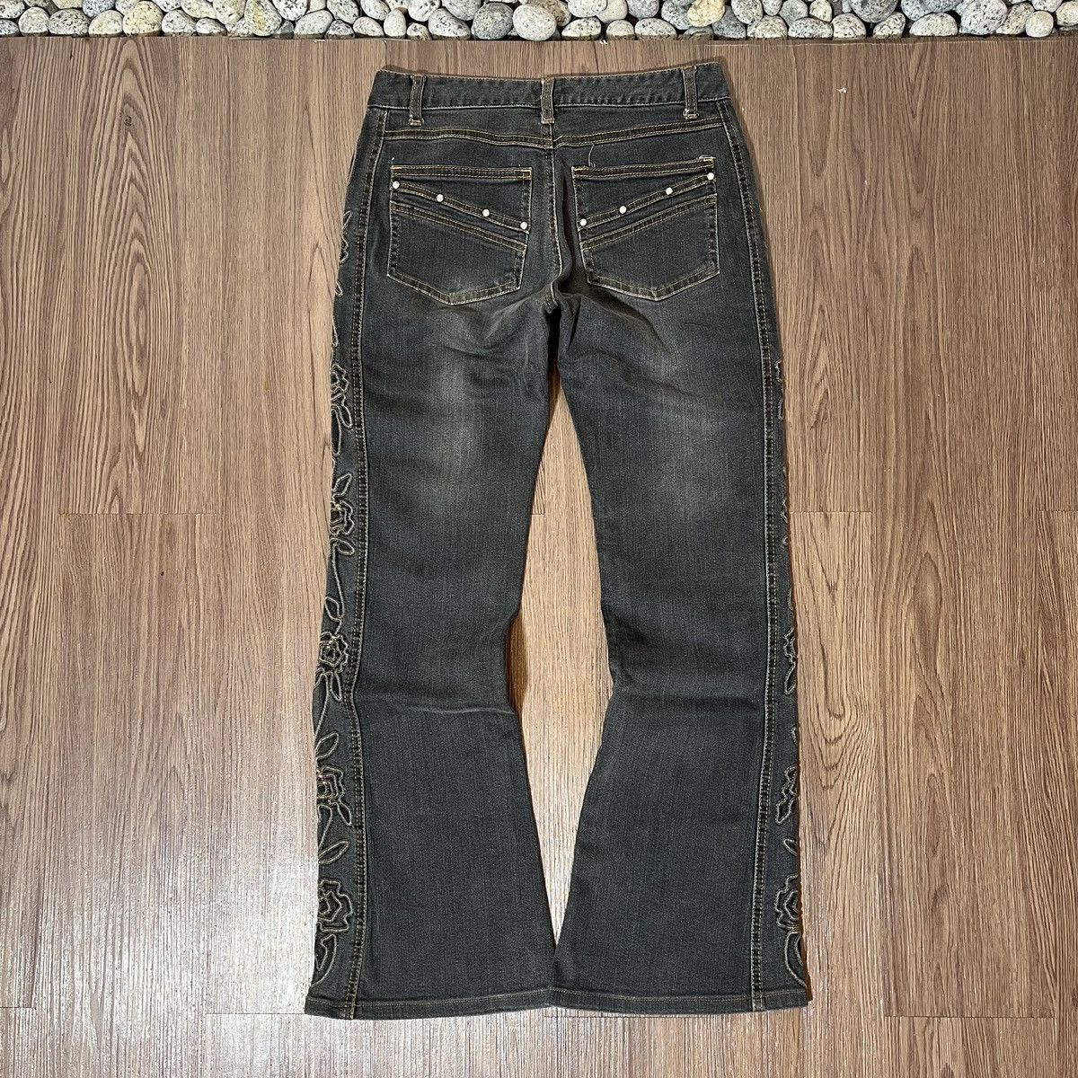 Hysteric Glamour × If Six Was Nine × Japanese Brand Jouer Aux Echecs japan floral embroidery flare denim Size US 27 - 2 Thumbnail