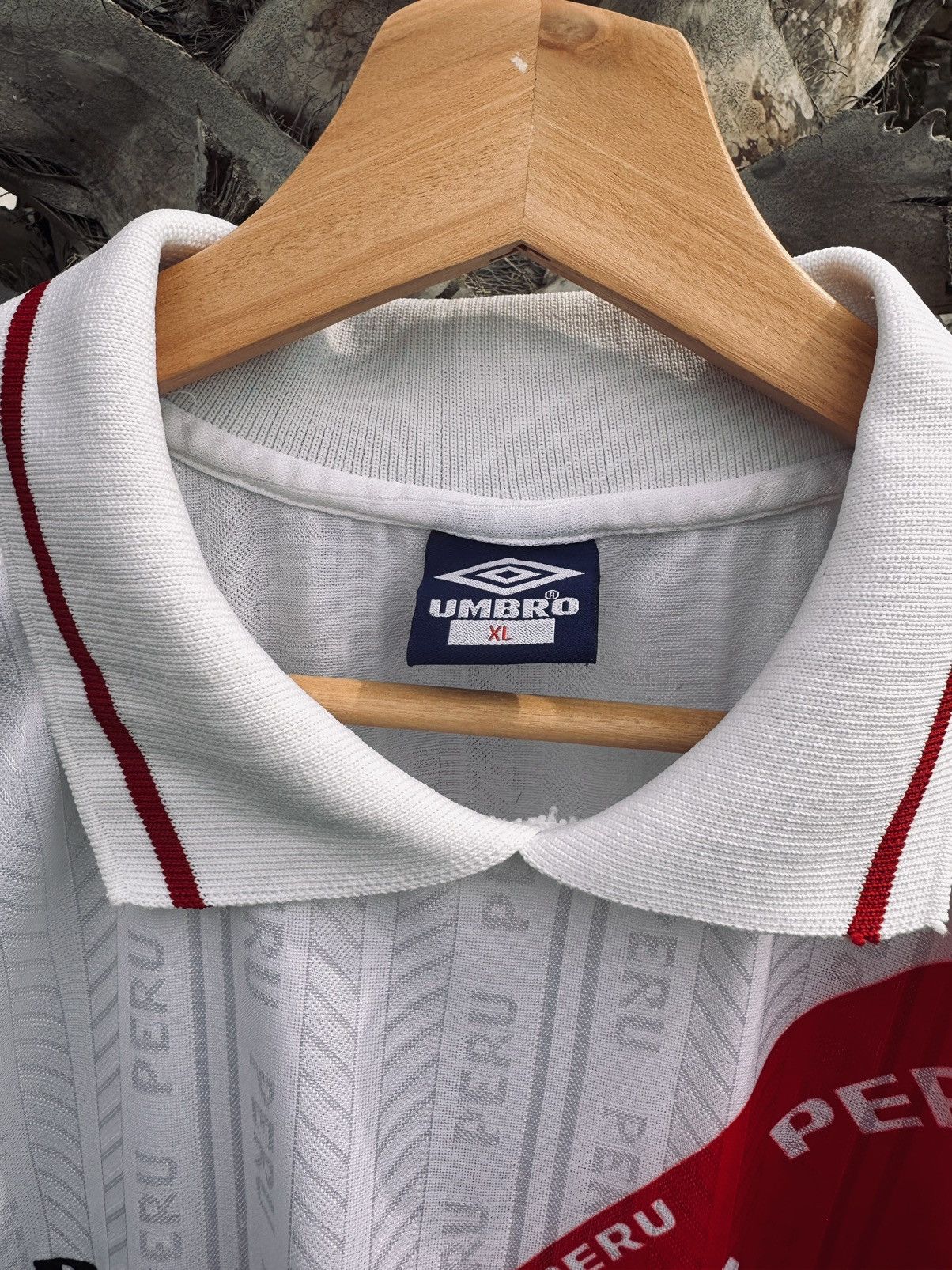 Umbro Vintage 1996/97 Peru Home Shirt Size US XL / EU 56 / 4 - 6 Thumbnail