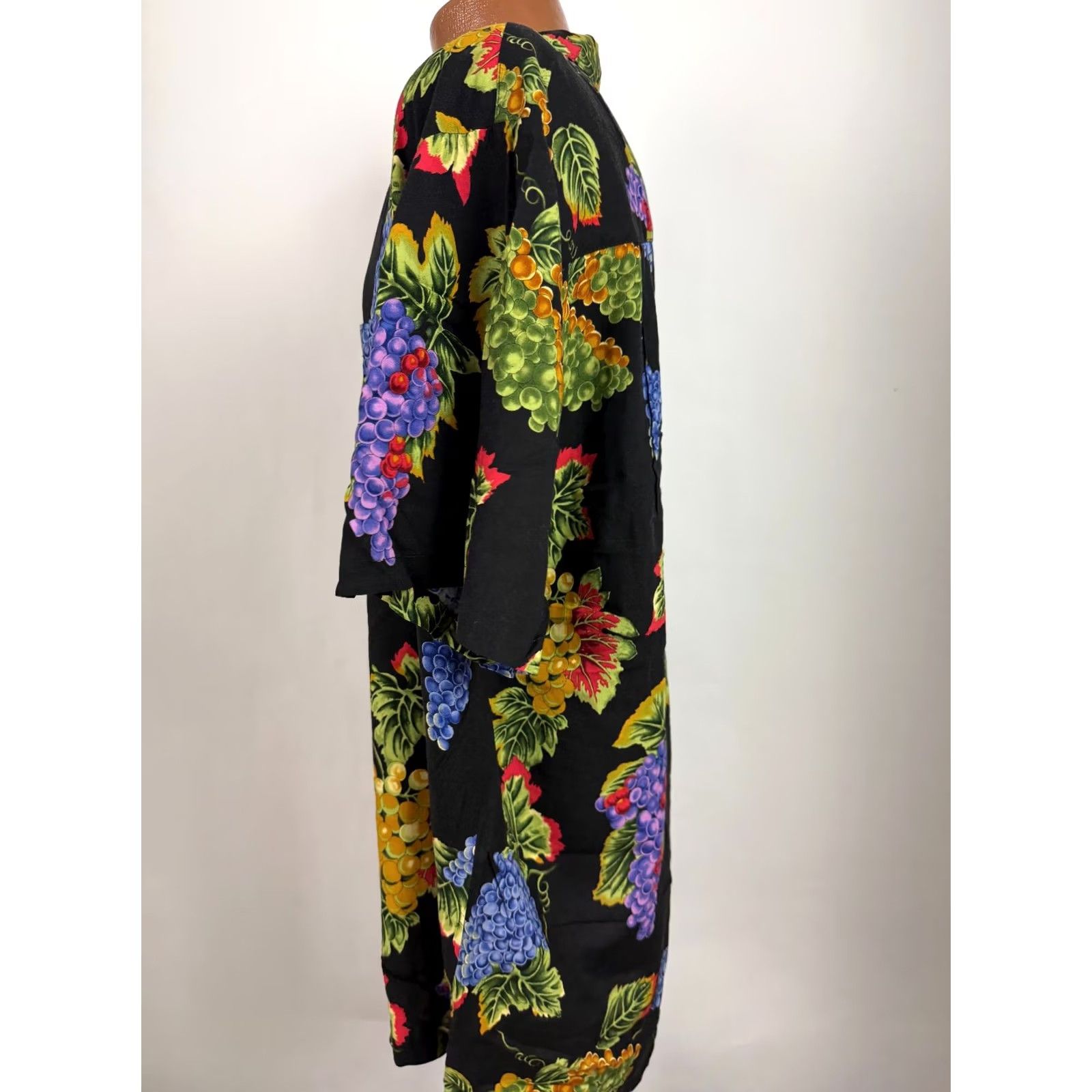 Paradise Found VINTAGE Paradise Found Shirt Men XXL Camp Collar Winery Rayon Paradise Found Black 2XL Hawaiian Tropical Outdoor Preppy Button-Up Collared Shirt Mens Size US XXL / EU 58 / 5 - 5 Thumbnail
