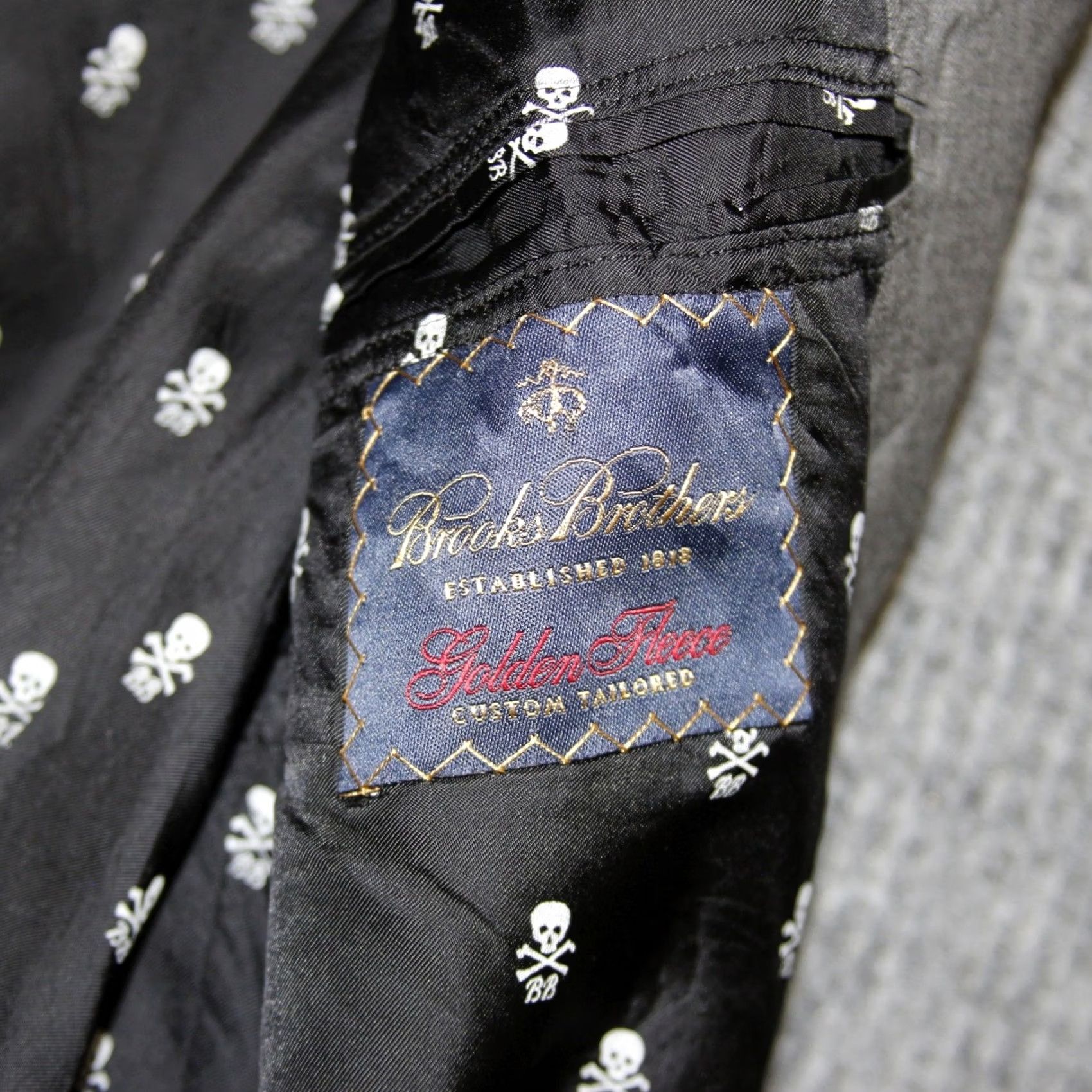 Brooks Brothers Brooks Brothers Golden Fleece Custom Tailored Blazer Men Gray Skull Print 42R Size 42R - 5 Thumbnail