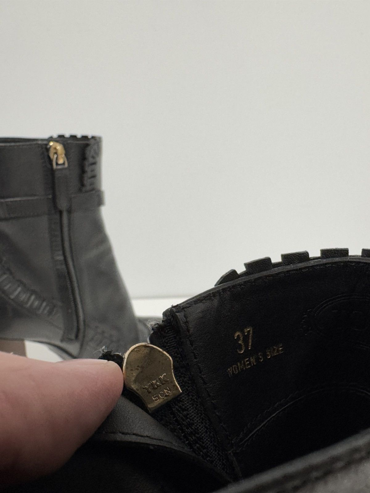 Tod's Tod’s Buckled Laser-cut Glossed-leather Ankle Boots In Nero Size US 6 / IT 36 - 14 Thumbnail