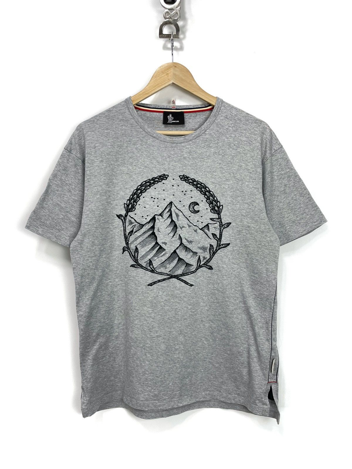 Moncler Grenoble Moncler Grenoble Mountain Wreath Graphic T-Shirt Size US M / EU 48-50 / 2 - 1 Thumbnail