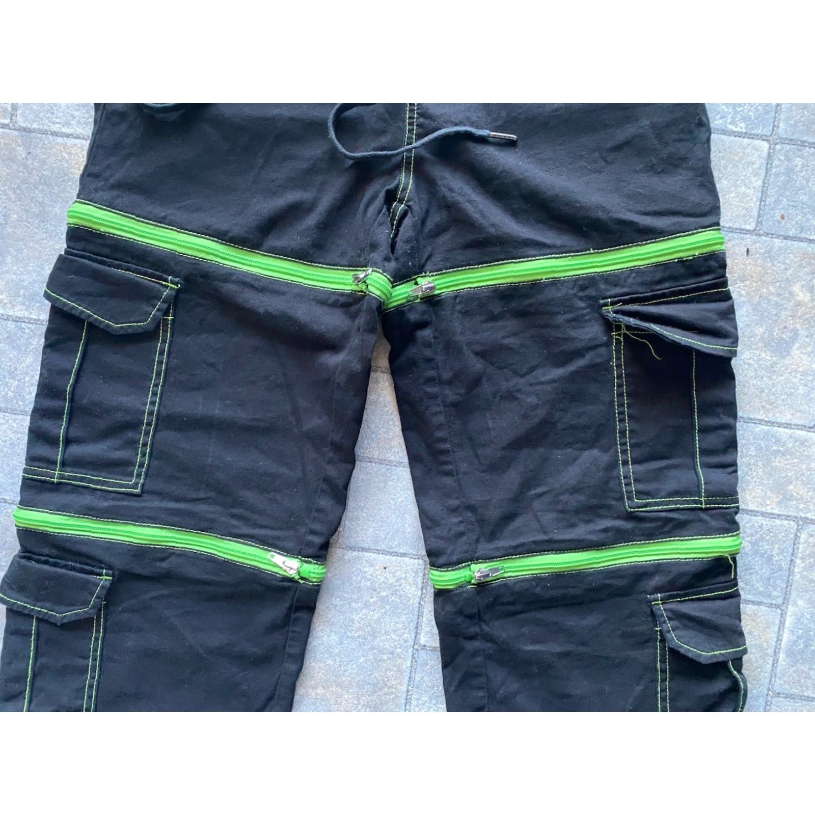 Hot Topic VINTAGE Hot Topic WOMENS SIZE 3 Black & Green Zip-Off Cargo Carpenter Pants Women Size 26" / US 2 / IT 38 - 3 Thumbnail