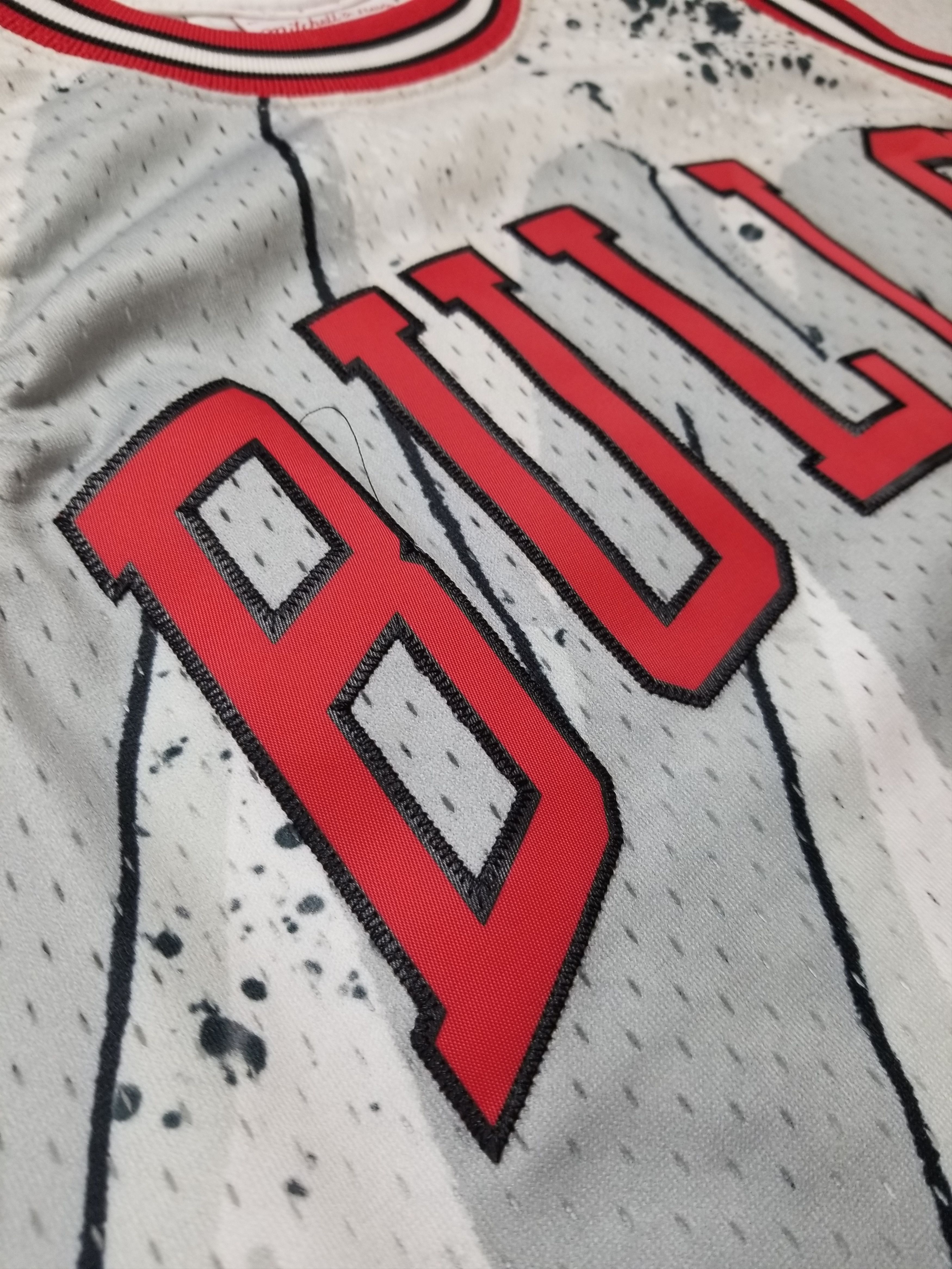 Mitchell & Ness Chicago Bulls 7 Toni Kukoc Hyper Hoops Swingman Jersey Size US S / EU 44-46 / 1 - 9 Thumbnail