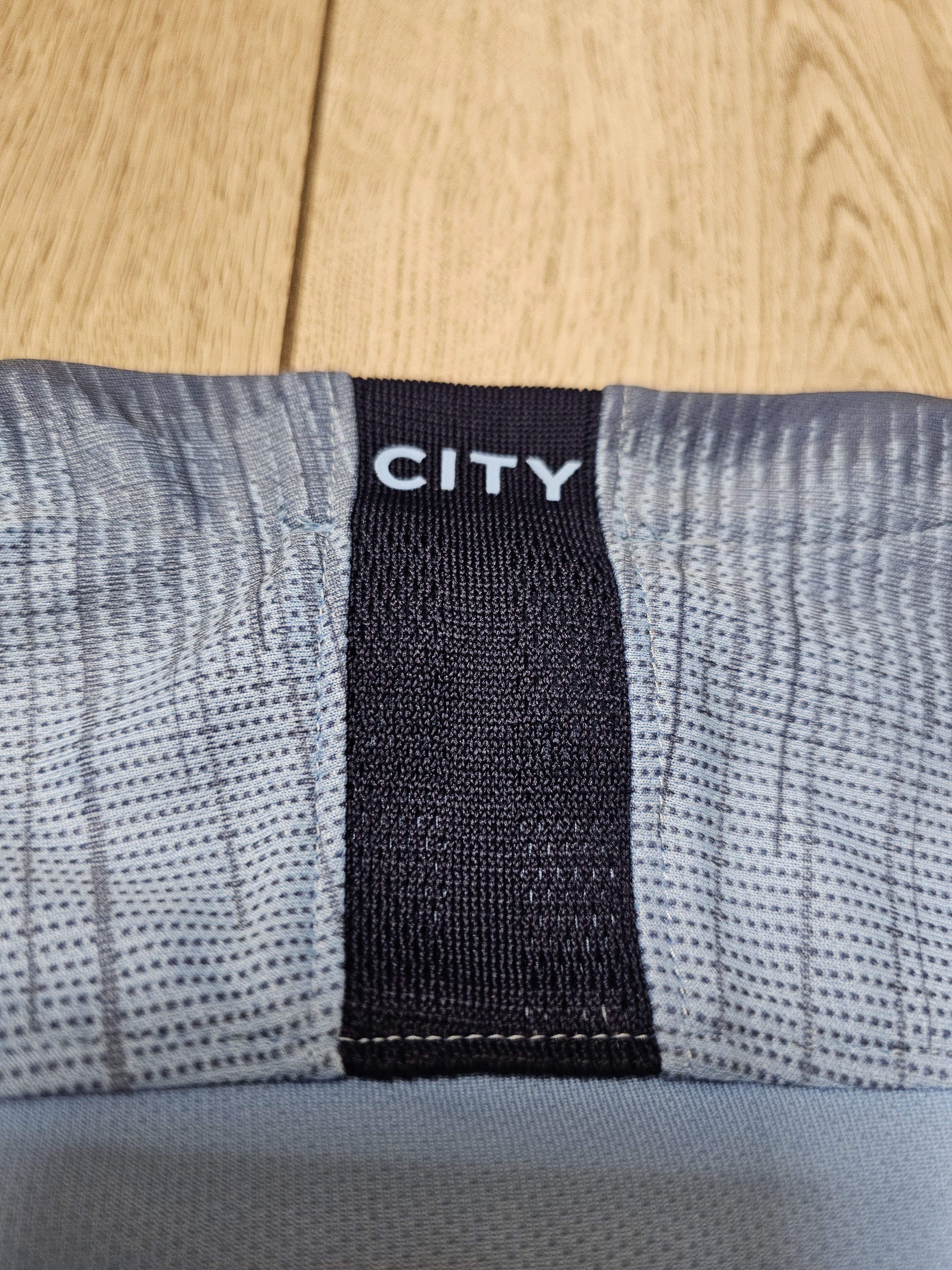 Nike MANCHESTER CITY 2018 2019 HOME FOOTBALL SHIRT SOCCER JERSEY Size US L / EU 52-54 / 3 - 6 Thumbnail