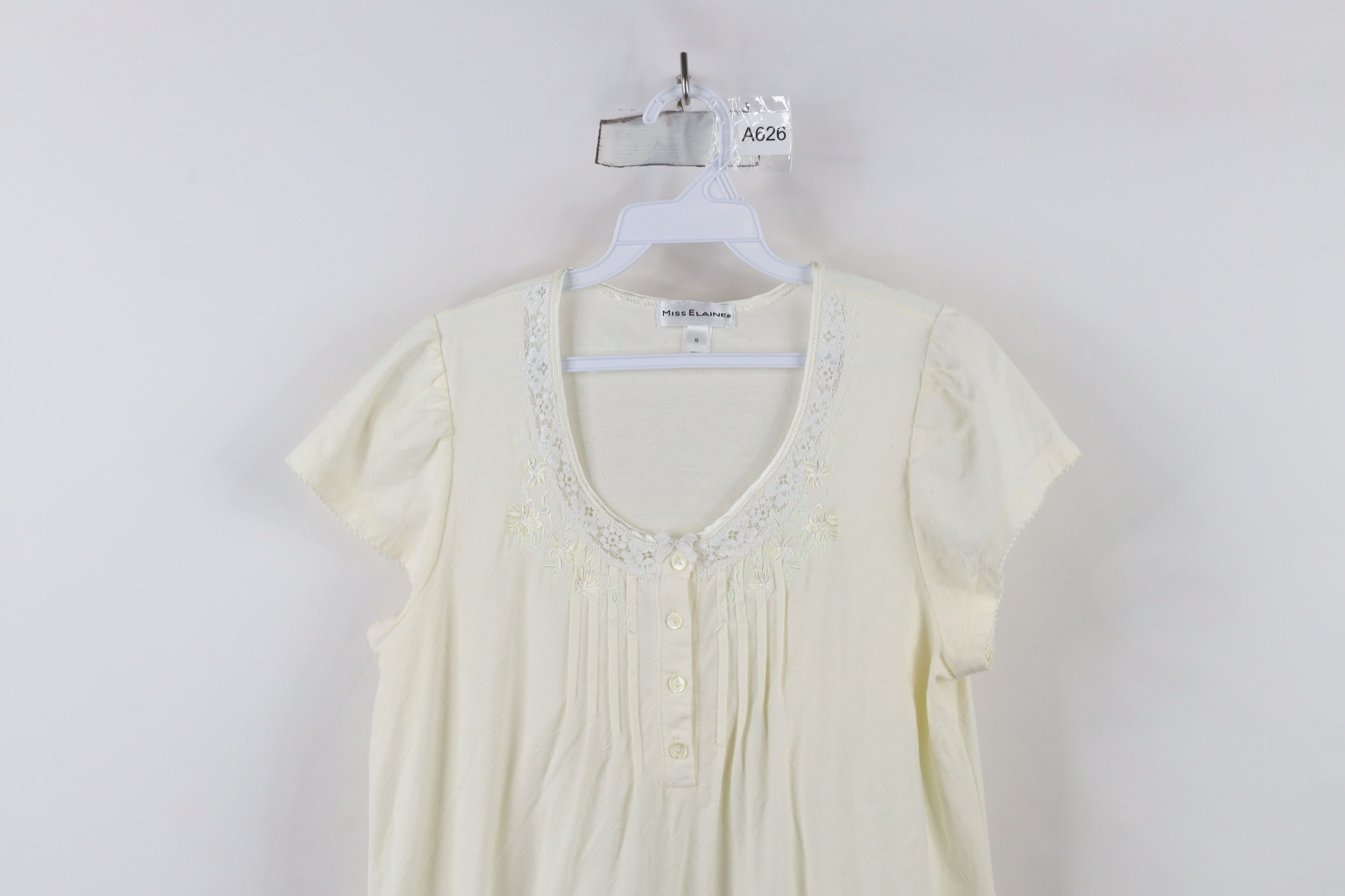Vintage Vintage 90s Miss Elaine Lace Ruffled Night Gown Sleep Shirt Size S / US 4 / IT 40 - 2 Thumbnail