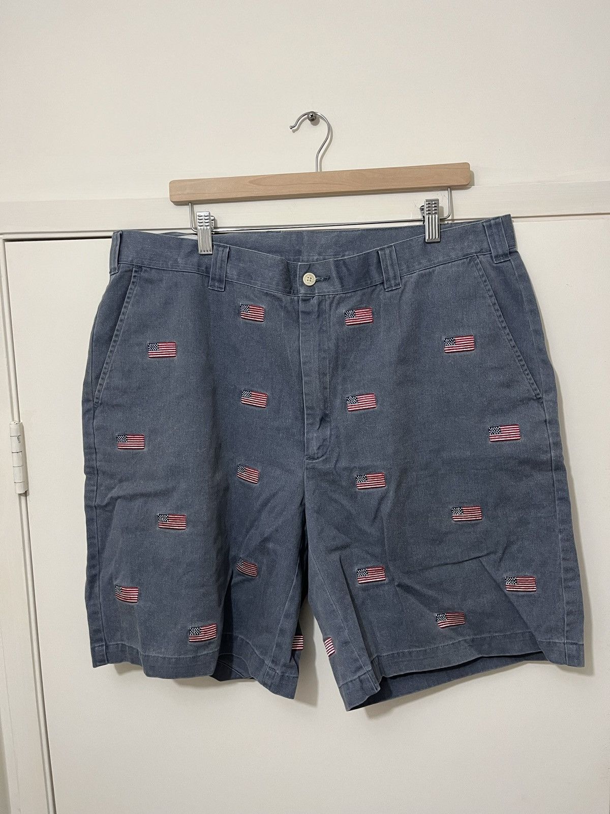 Vintage Vintage 90’s Super Baggy USA Flag Print Shorts Size 40 Size US 40 / EU 56 - 1 Thumbnail