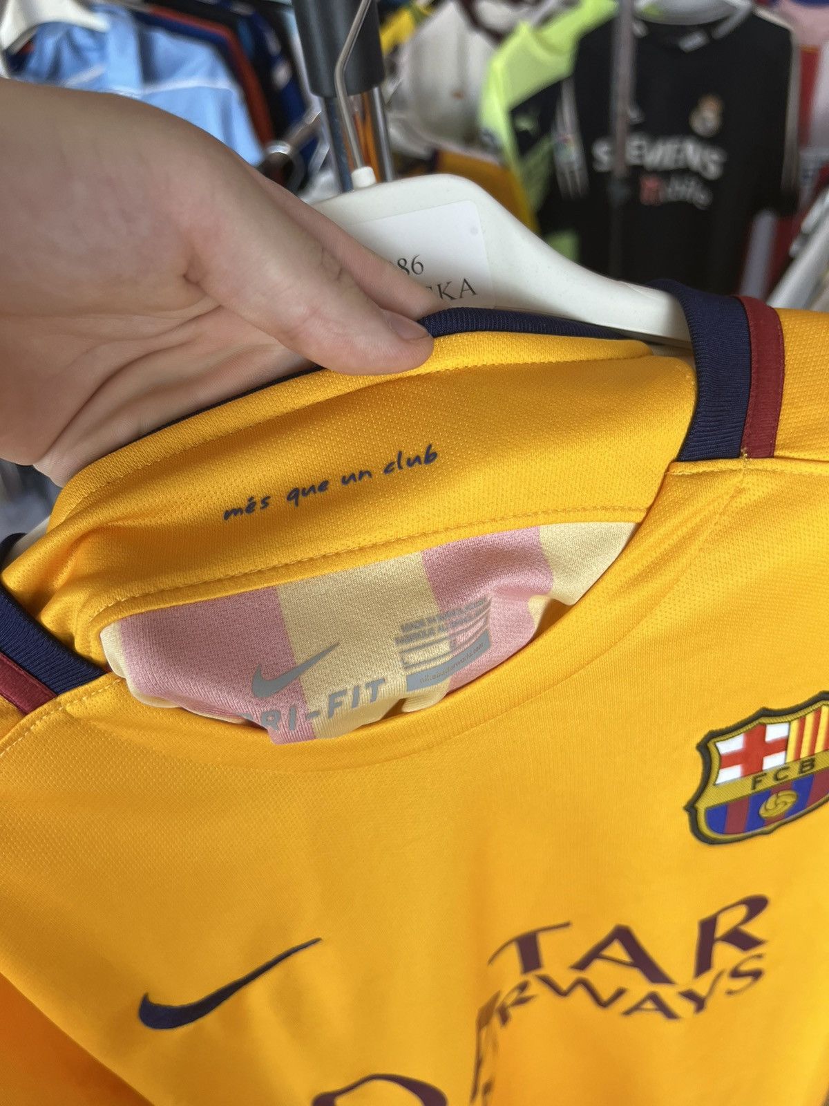 Nike Soccer Jersey Nike Barcelona 2015/16 Rakitić Size US L / EU 52-54 / 3 - 12 Thumbnail