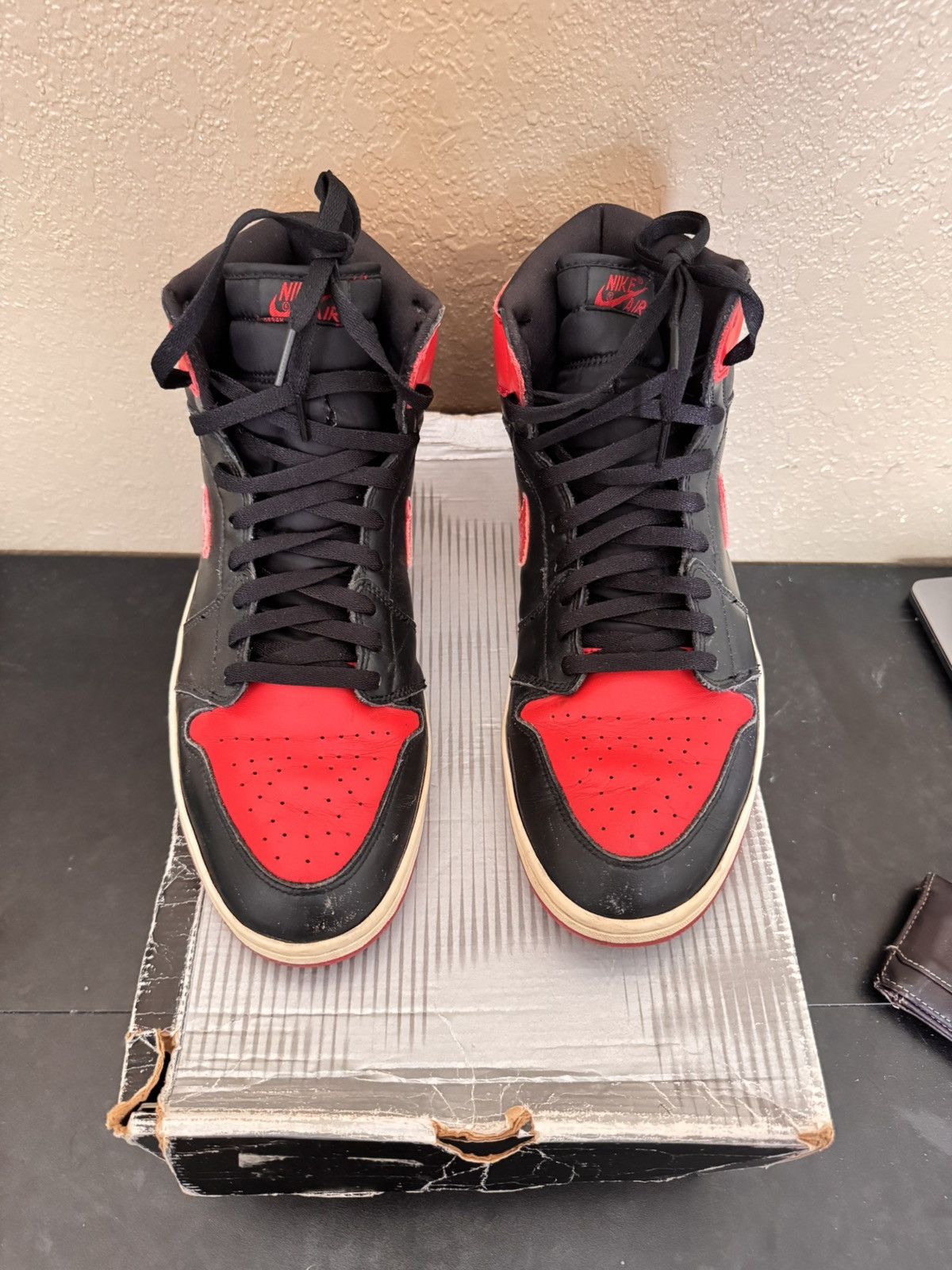 Jordan Brand 2001 Jordan 1 Retro Bred Size US 12 / EU 45 - 1 Thumbnail