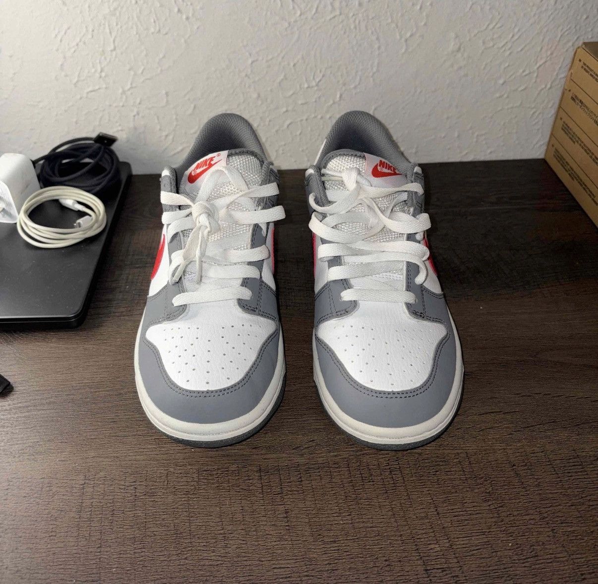 Nike Smoke Grey Light Crimson dunks Size US 7 / EU 40 - 3 Thumbnail