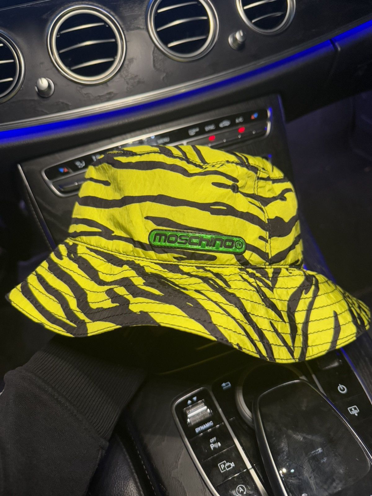 Moschino Moschino Couture Hat Made in Italy Size ONE SIZE - 1 Thumbnail
