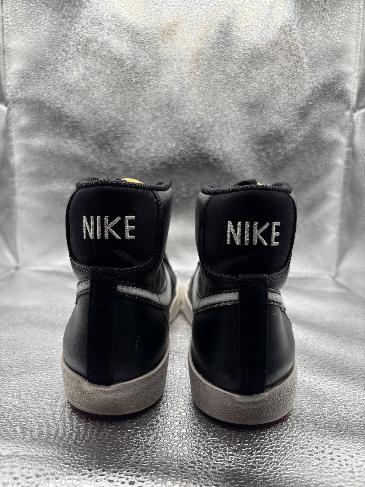 Nike Nike blazzer mid VNtG nas black summit Size US 7 / EU 40 - 4 Thumbnail