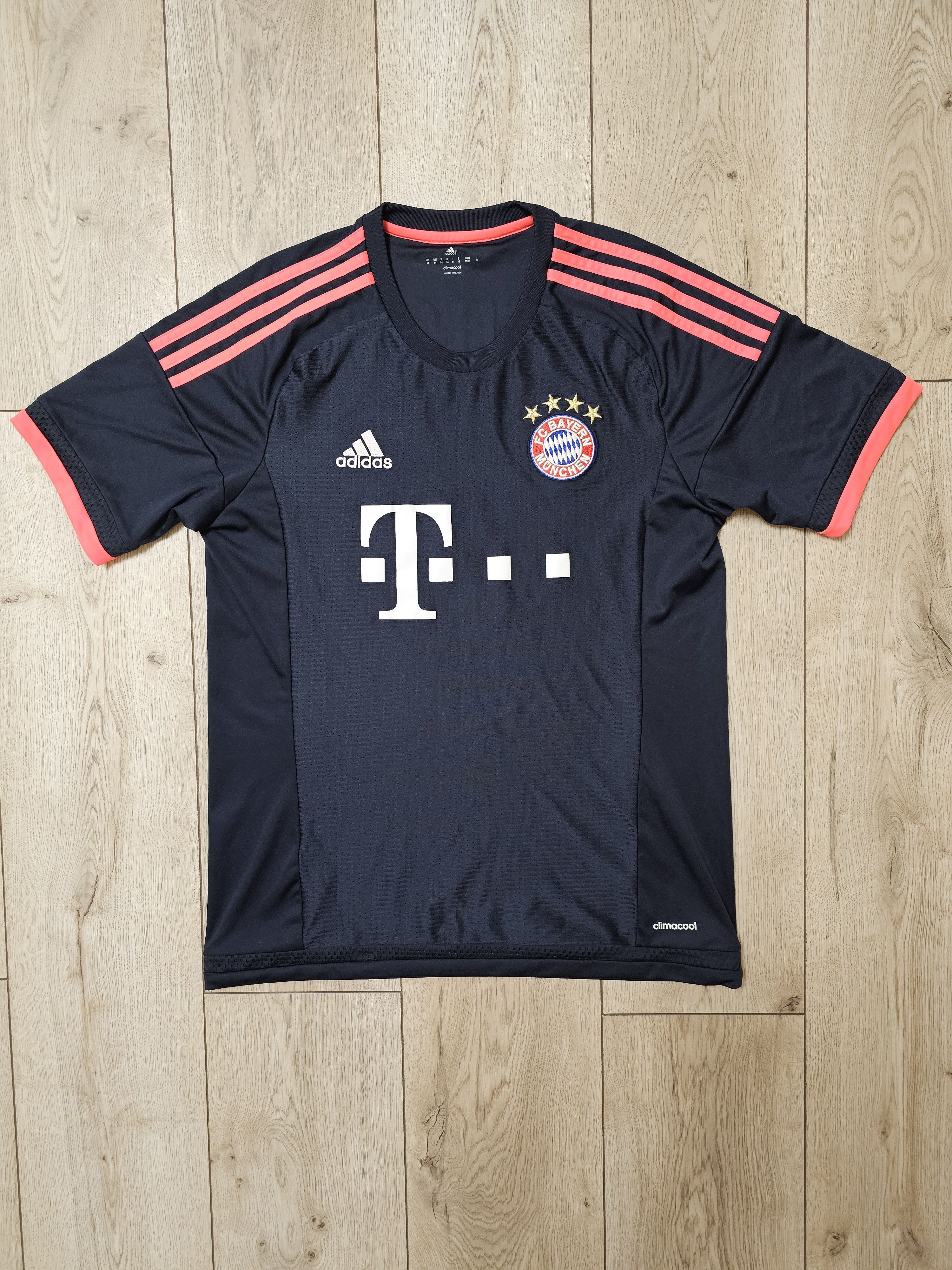 Adidas BAYERN MUNICH 2015 2016 THIRD LEWANDOWSKI FOOTBALL SOCCER Size US M / EU 48-50 / 2 - 2 Thumbnail