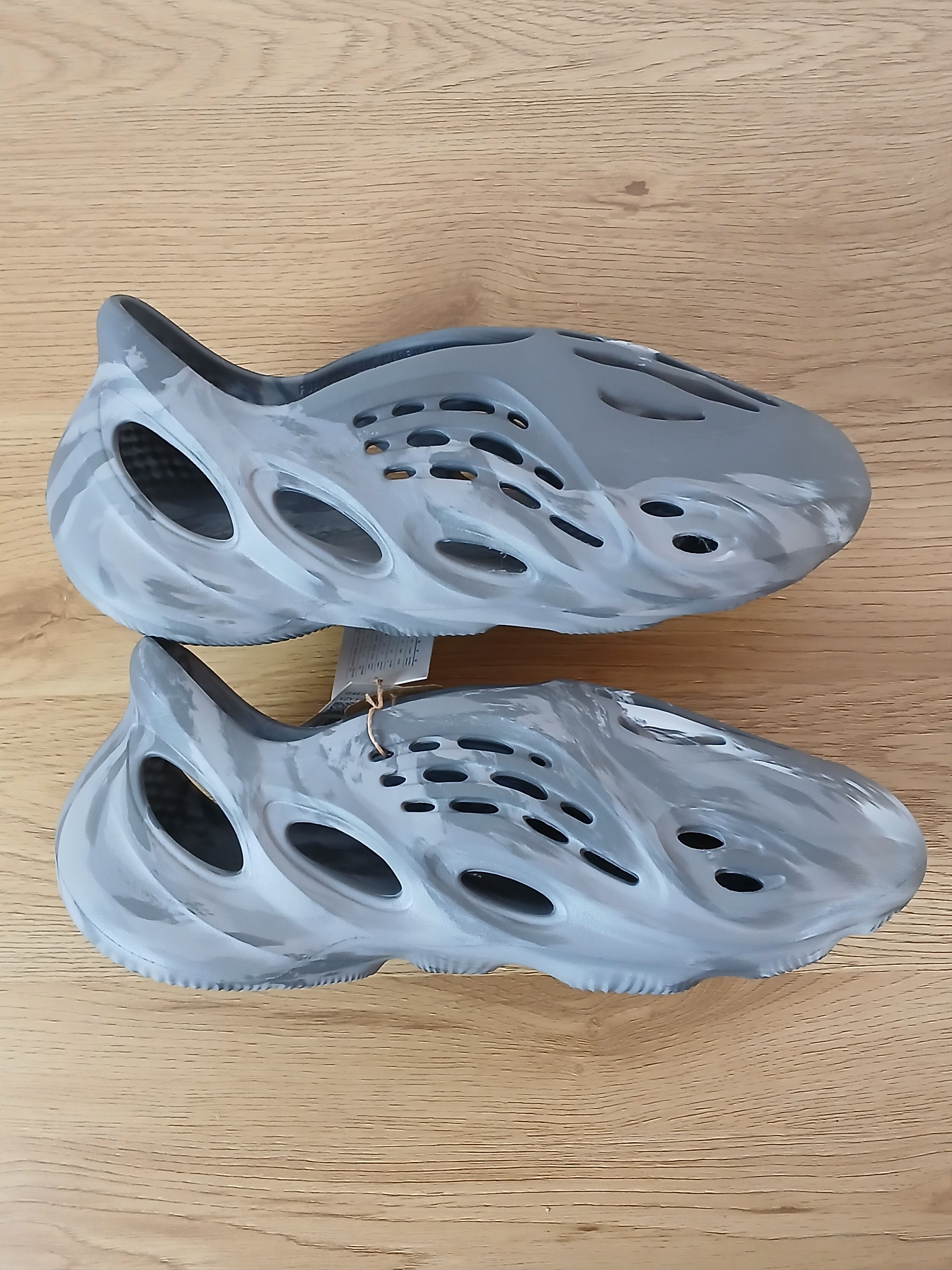 Adidas New Adidas Yeezy Foam Runner Size US 11 / EU 44 - 3 Thumbnail