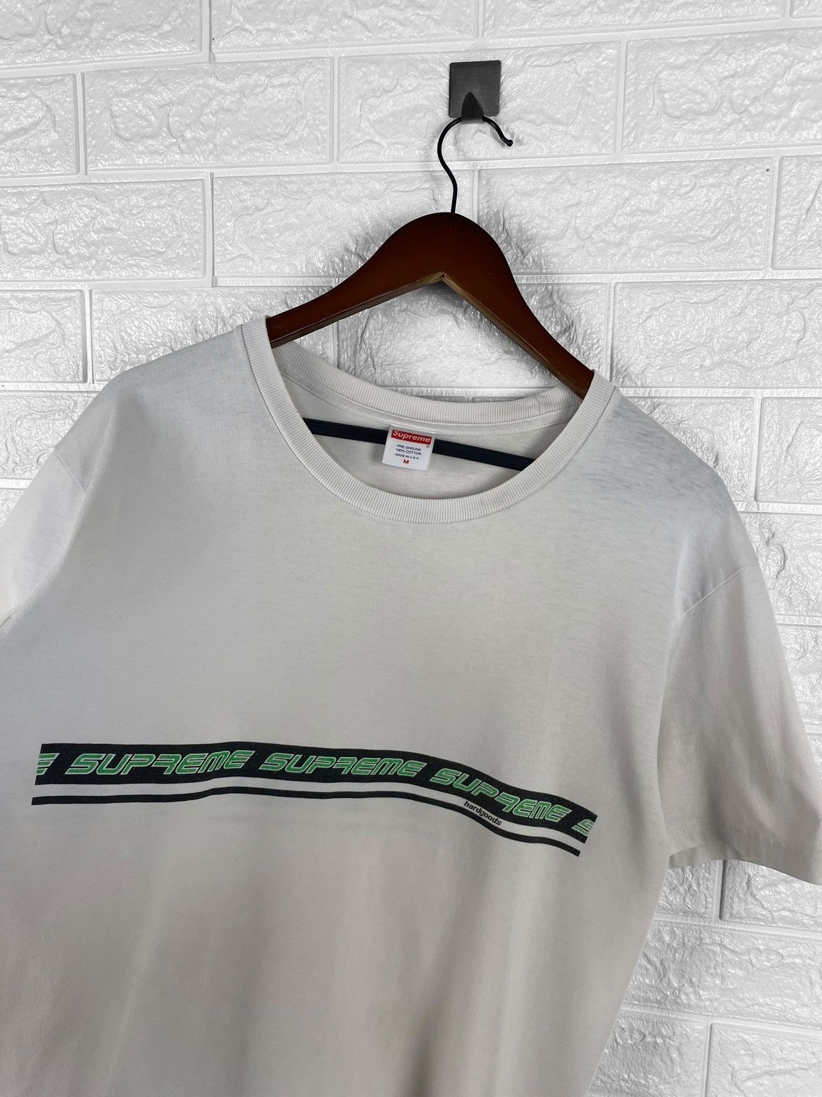 Supreme Supreme hardgoods big logo t shirt Size US M / EU 48-50 / 2 - 2 Thumbnail