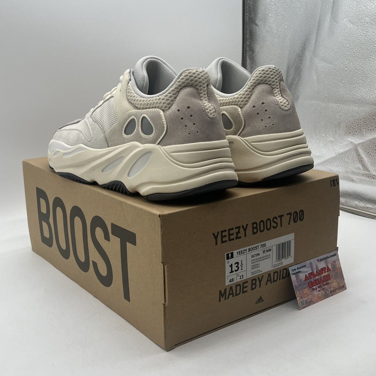 Adidas Yeezy boost 700 analog Size US 13 / EU 46 - 4 Thumbnail