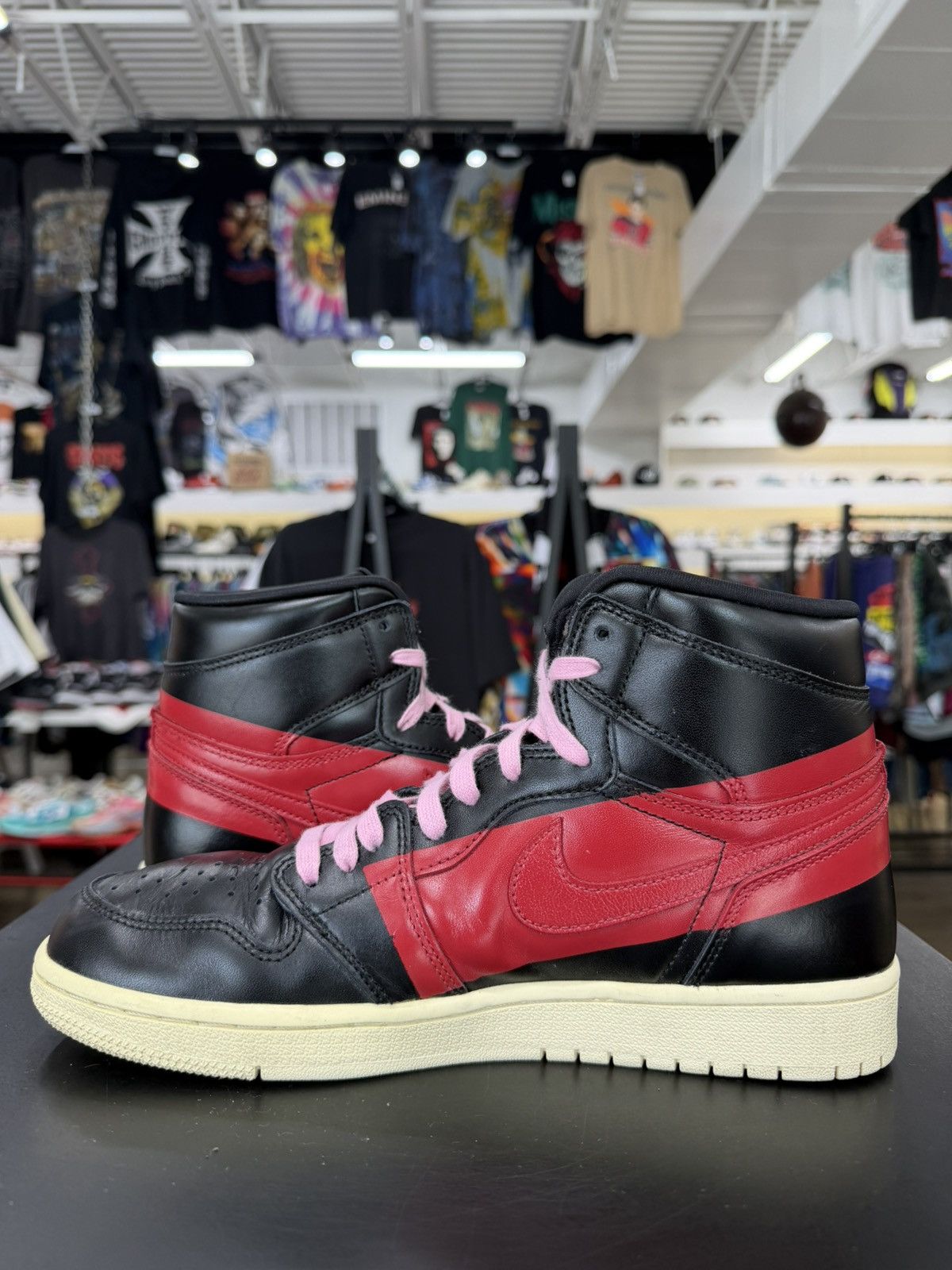 Jordan Brand Jordan 1 Couture Size 8.5 (2019) Size US 8.5 / EU 41-42 - 4 Thumbnail