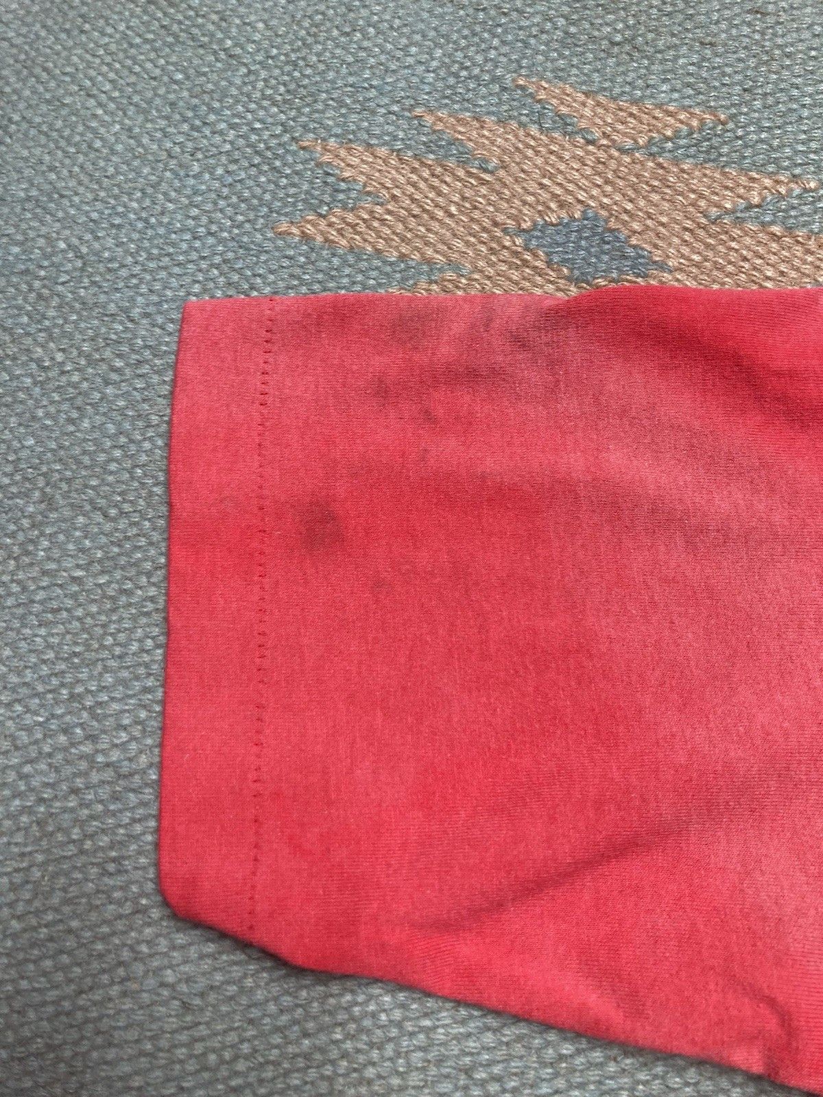 Vintage Vtg 80s blank t shirt sun fade red hanes single stitch small Size US S / EU 44-46 / 1 - 3 Thumbnail