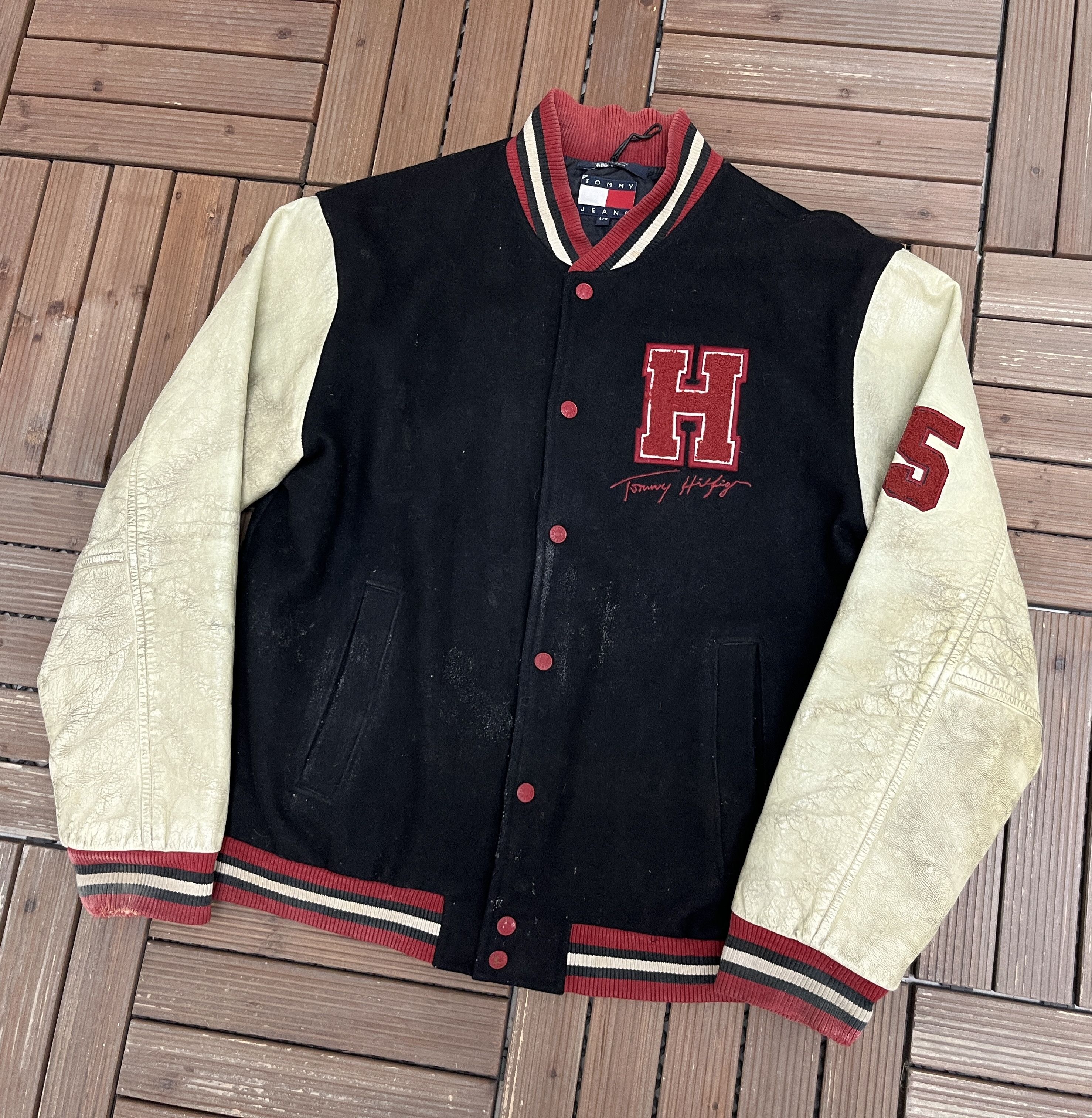 Tommy Hilfiger × Vintage Tommy Hilfiger Vintage Black Wool Varsity Jacket Size US L / EU 52-54 / 3 - 3 Thumbnail