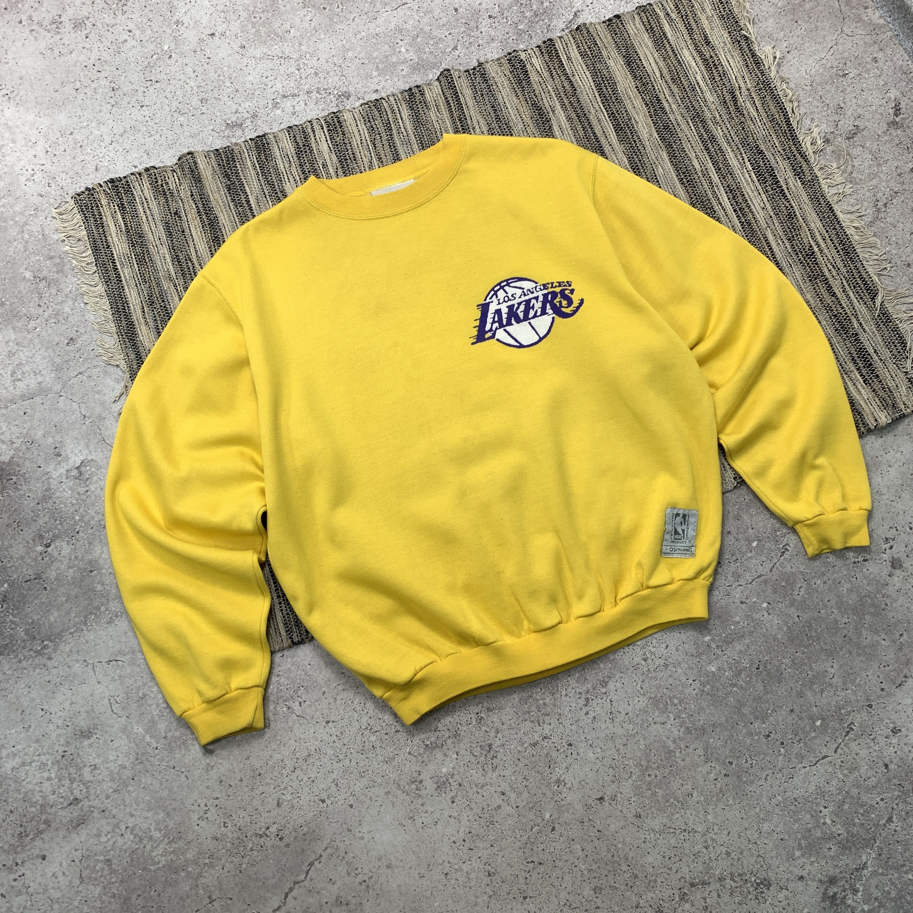 NBA Vintage L.A Lakers Spalding 90s Yellow Oversized Sweatshirt Size US L / EU 52-54 / 3 - 2 Thumbnail