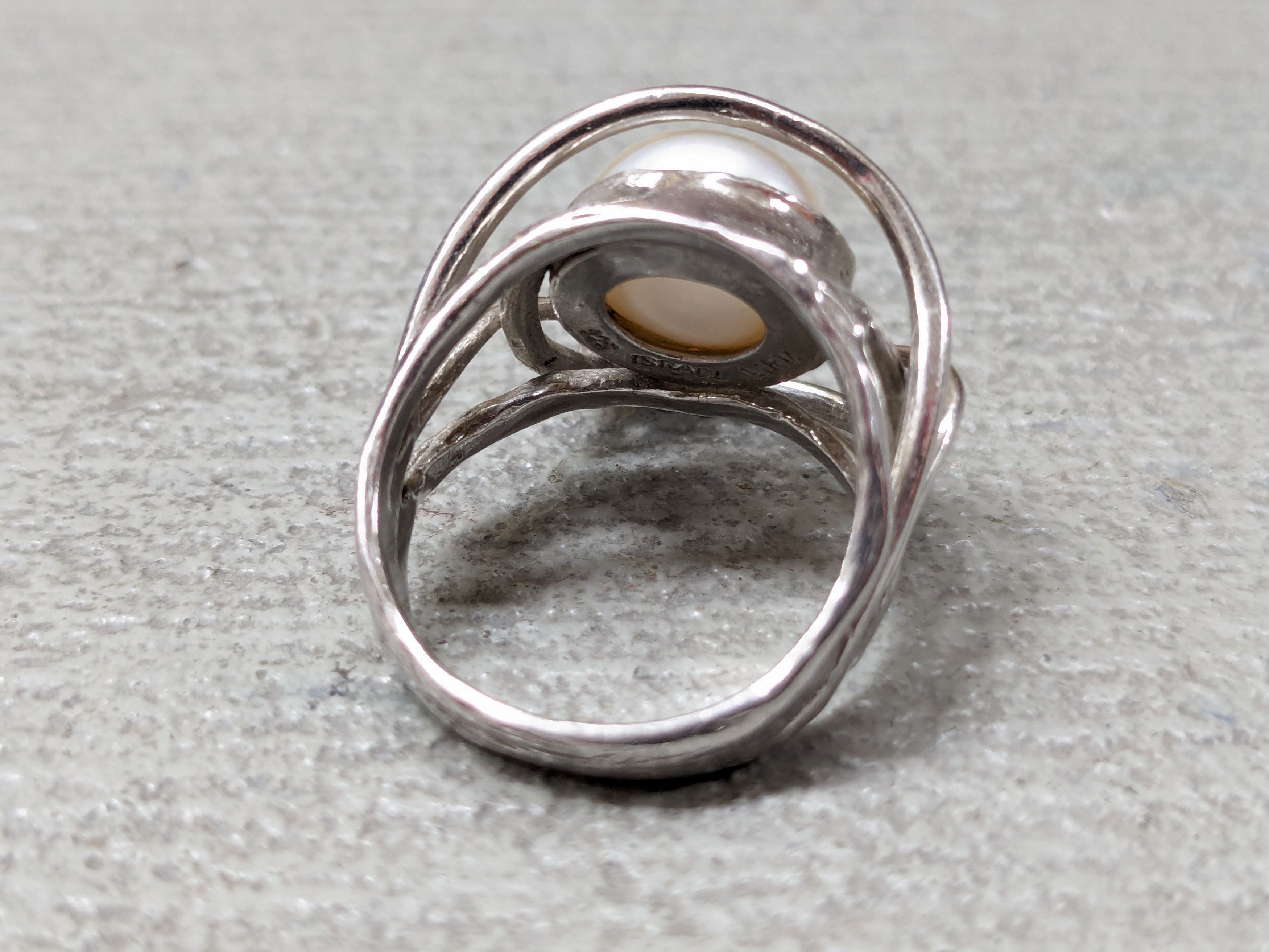 Jewelry Lirm Sterling Silver Ring Pearl Modern Avant Garde 7 Israel Size ONE SIZE - 8 Thumbnail