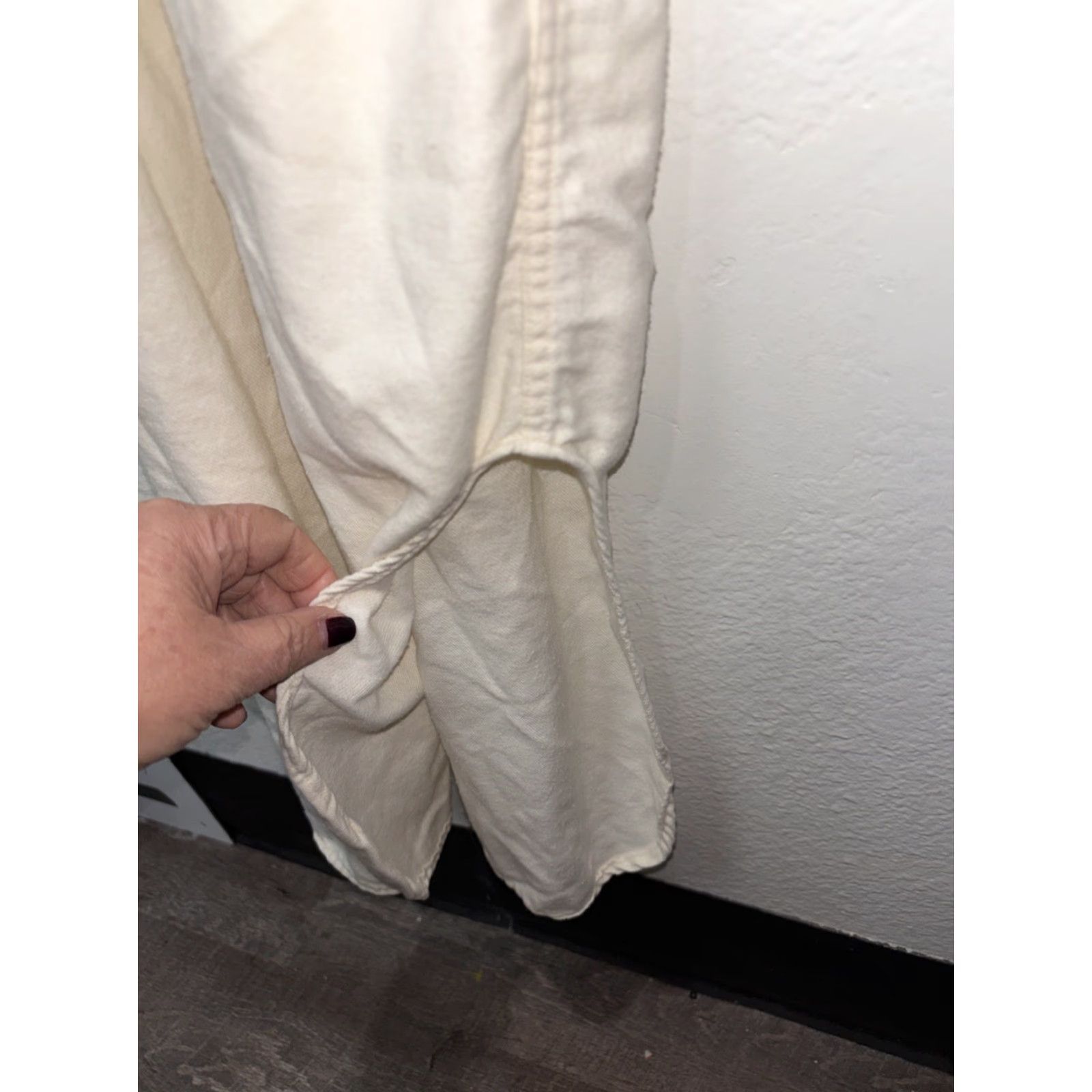 Vintage VINTAGE L.L. Bean Nightshirt Women Ivory Night Gown Sleep Shirt L 100% Cotton Long Sleeve V-Neck Cottagecore Retro Classic Cozy Nightwear Size L / US 10 / IT 46 - 6 Thumbnail